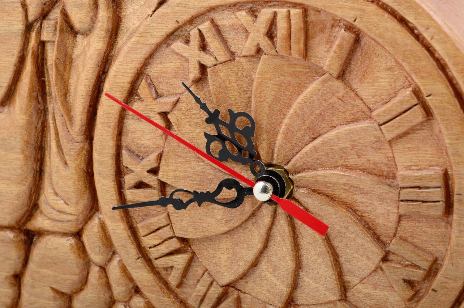 Tisch Uhr Handmade Deko Uhr aus Holz ungewöhnliche Uhr Engel geschnitzt schön foto 4