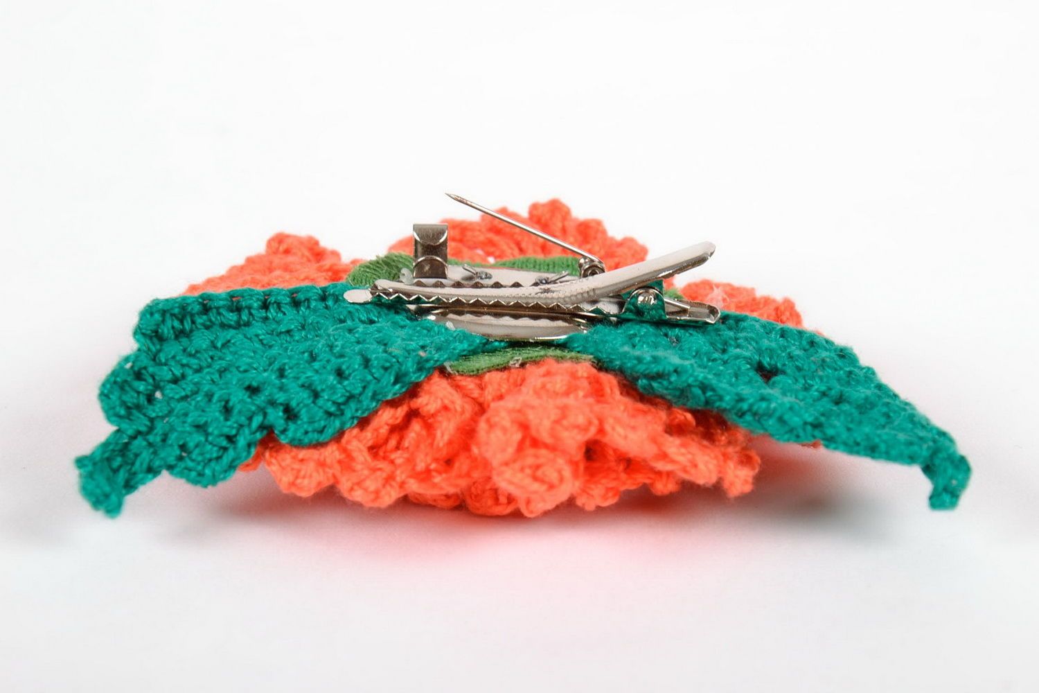 Broche-barrette artisanale tricotée au crochet Pavot orange photo 2