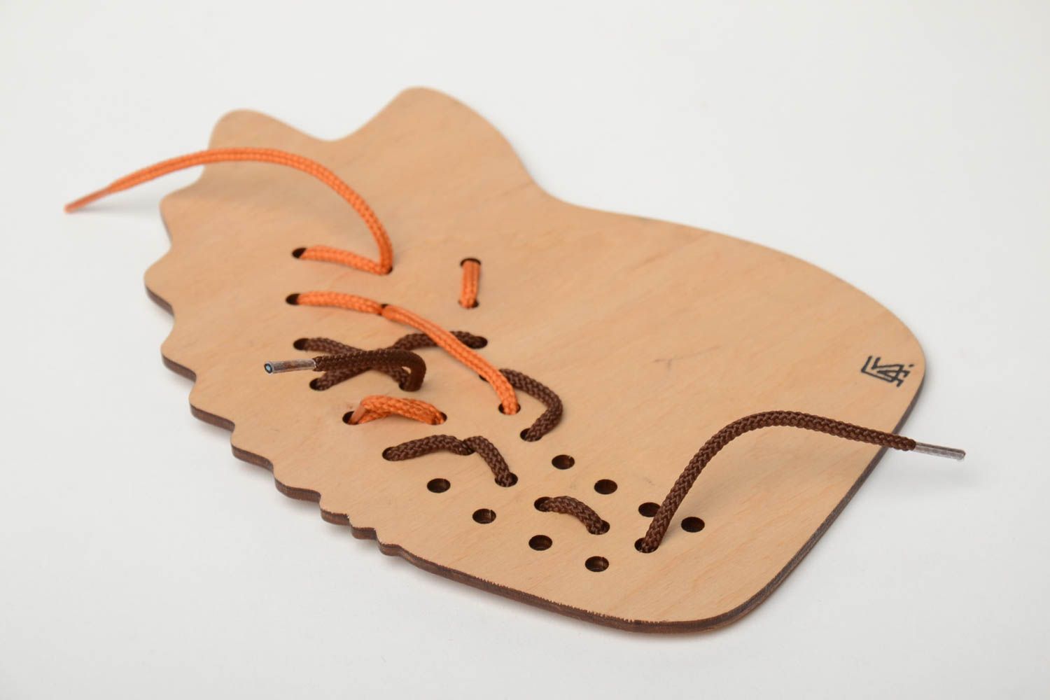 Фанерный ежик игра шнуровка ручной работы развивающая игрушка для детей фото 3