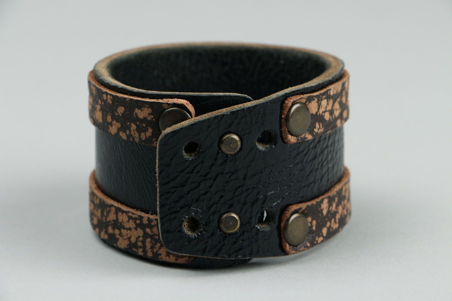 Leather bracelet with metal buckle photo 4
