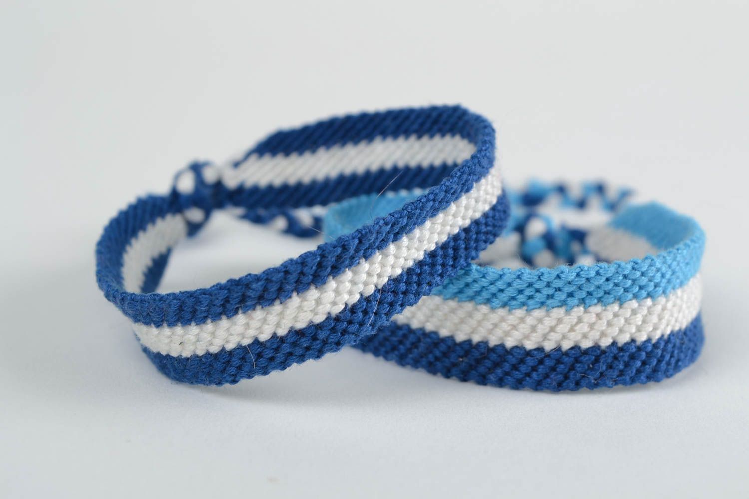 Blaue geflochtene Freundschaftsarmbänder aus Textil handmade Set 2 Stück foto 3