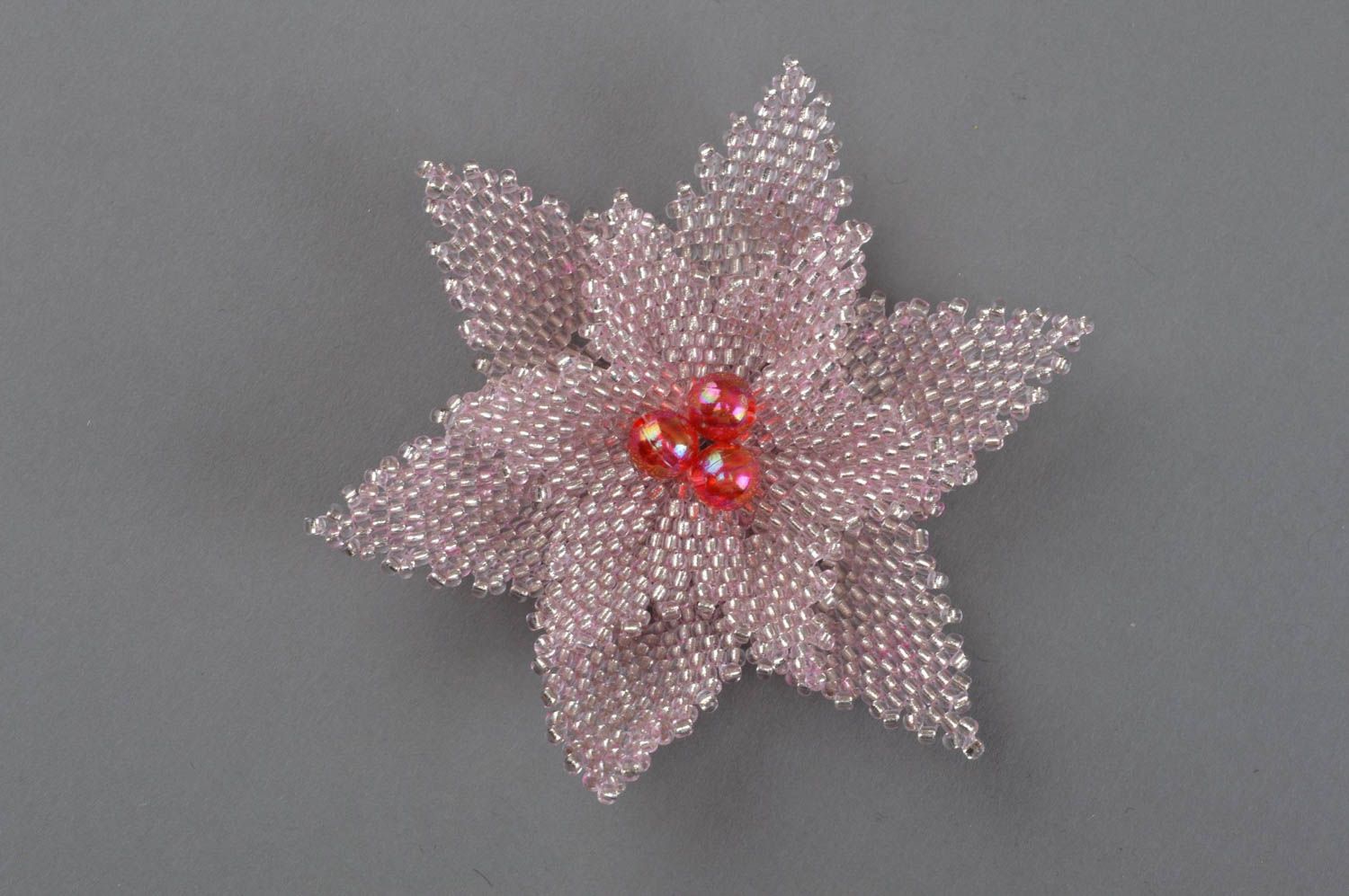 Оригинальная брошь из бисера в виде цветка нежная розовая ручной работы фото 2