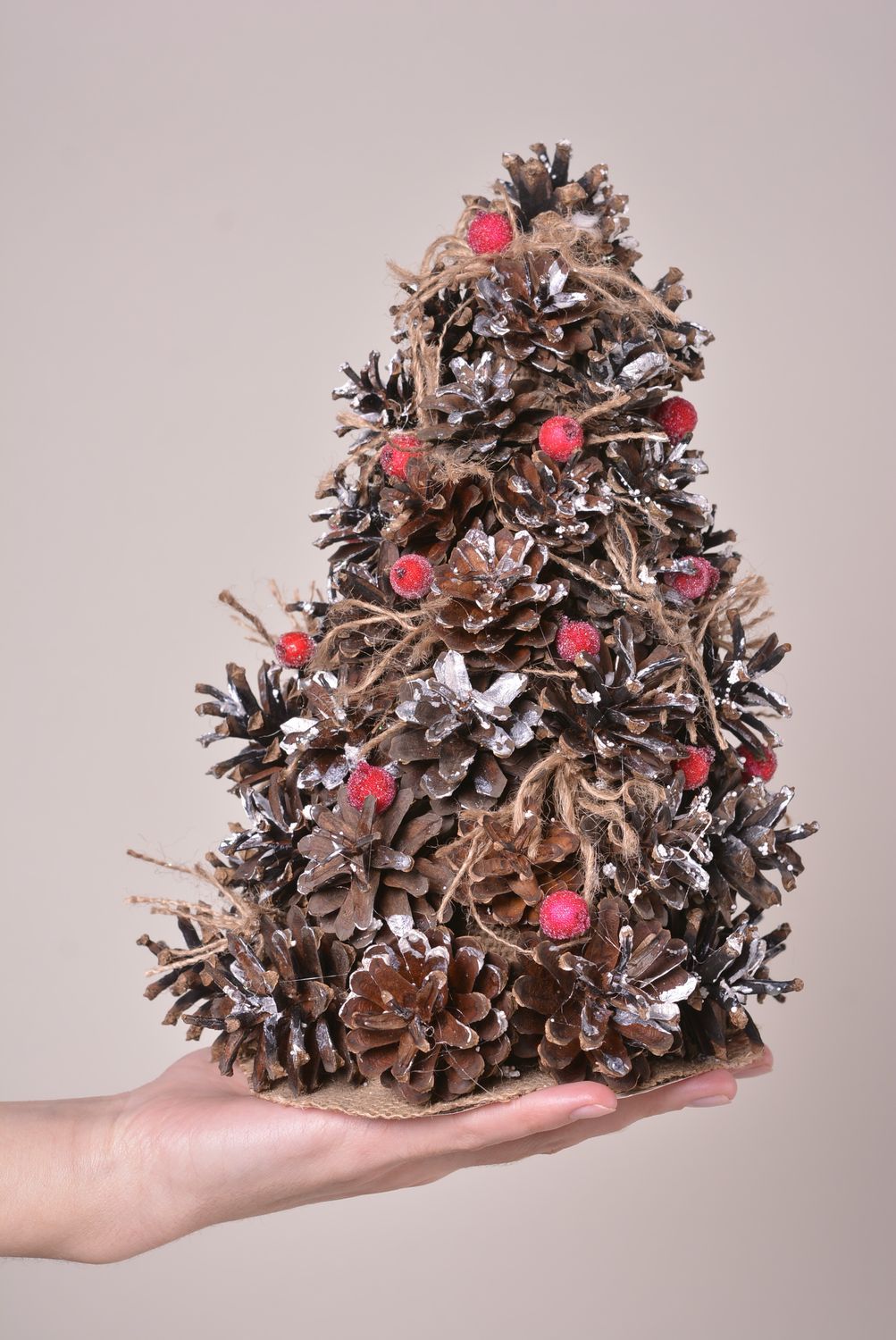 Petit Sapin de Noël artificiel fait main en cônes Déco maison originale photo 2