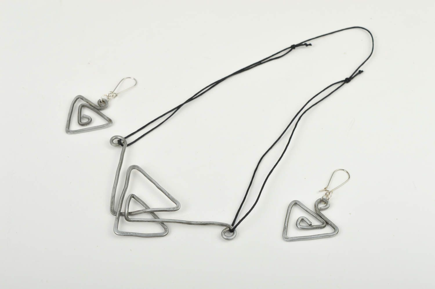 Handmade Schmuck Set aus Aluminium Damen Ohrringe Ketten Anhänger Dreiecke foto 3