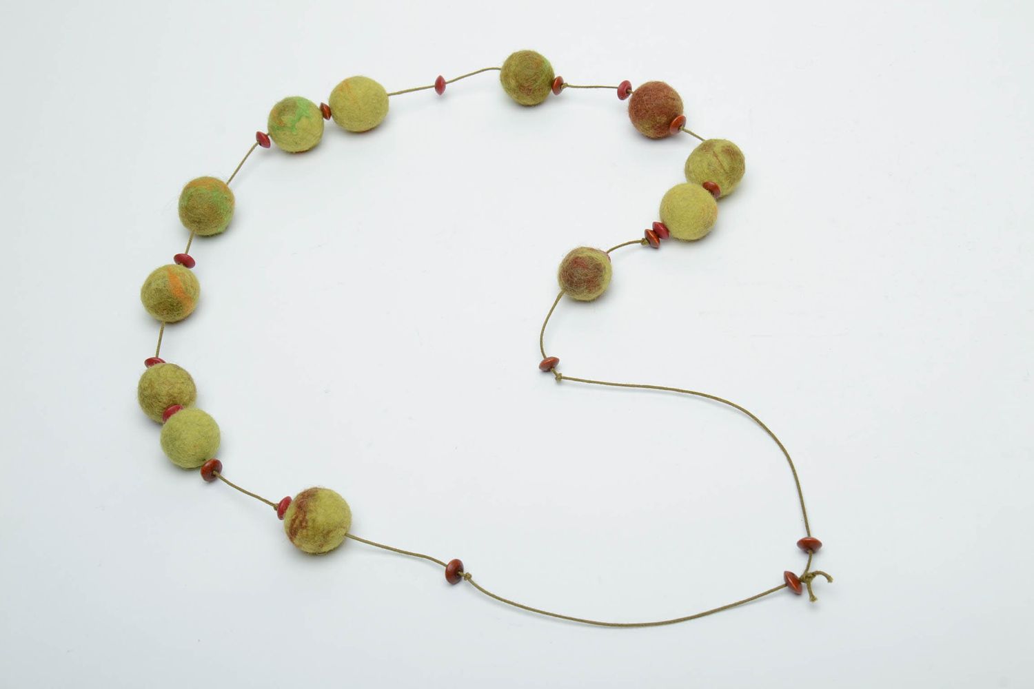 Felted wool bead necklace photo 4