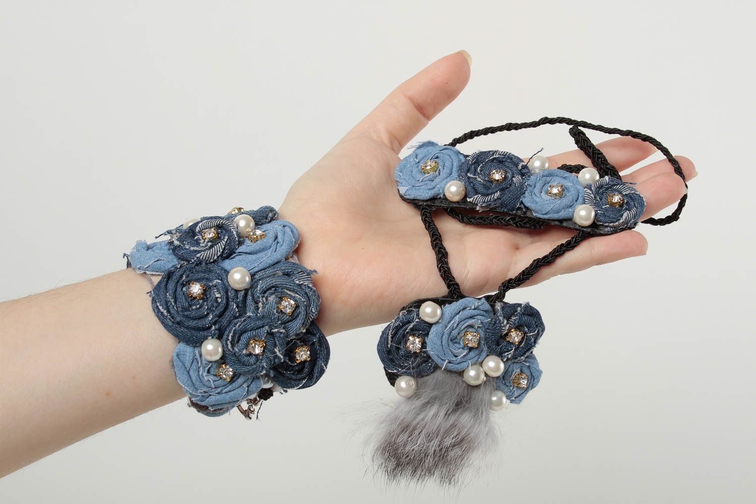 Pendentif fleurs Bracelet fait main large textile Accessoires femme design photo 2