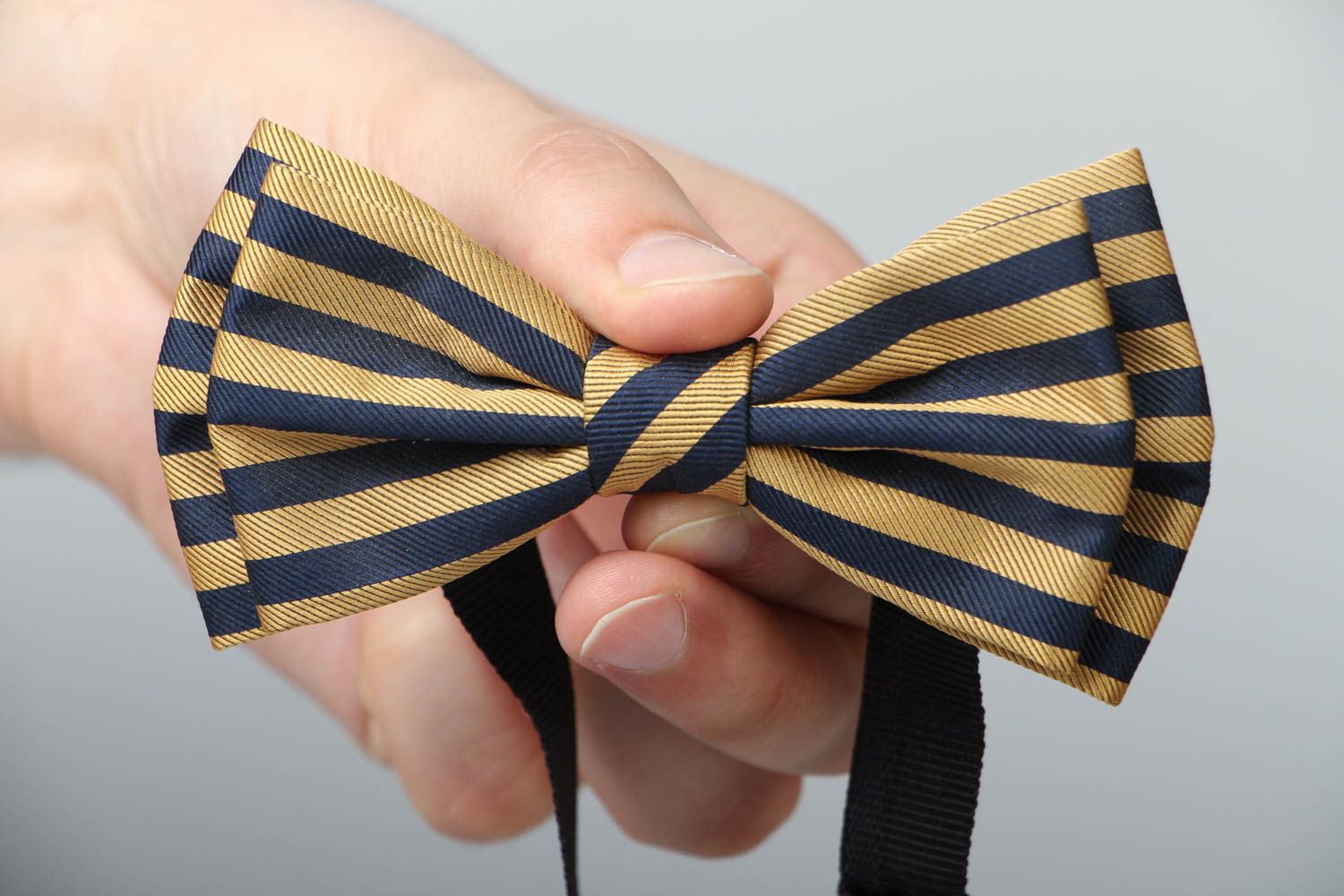 Striped bow tie photo 4