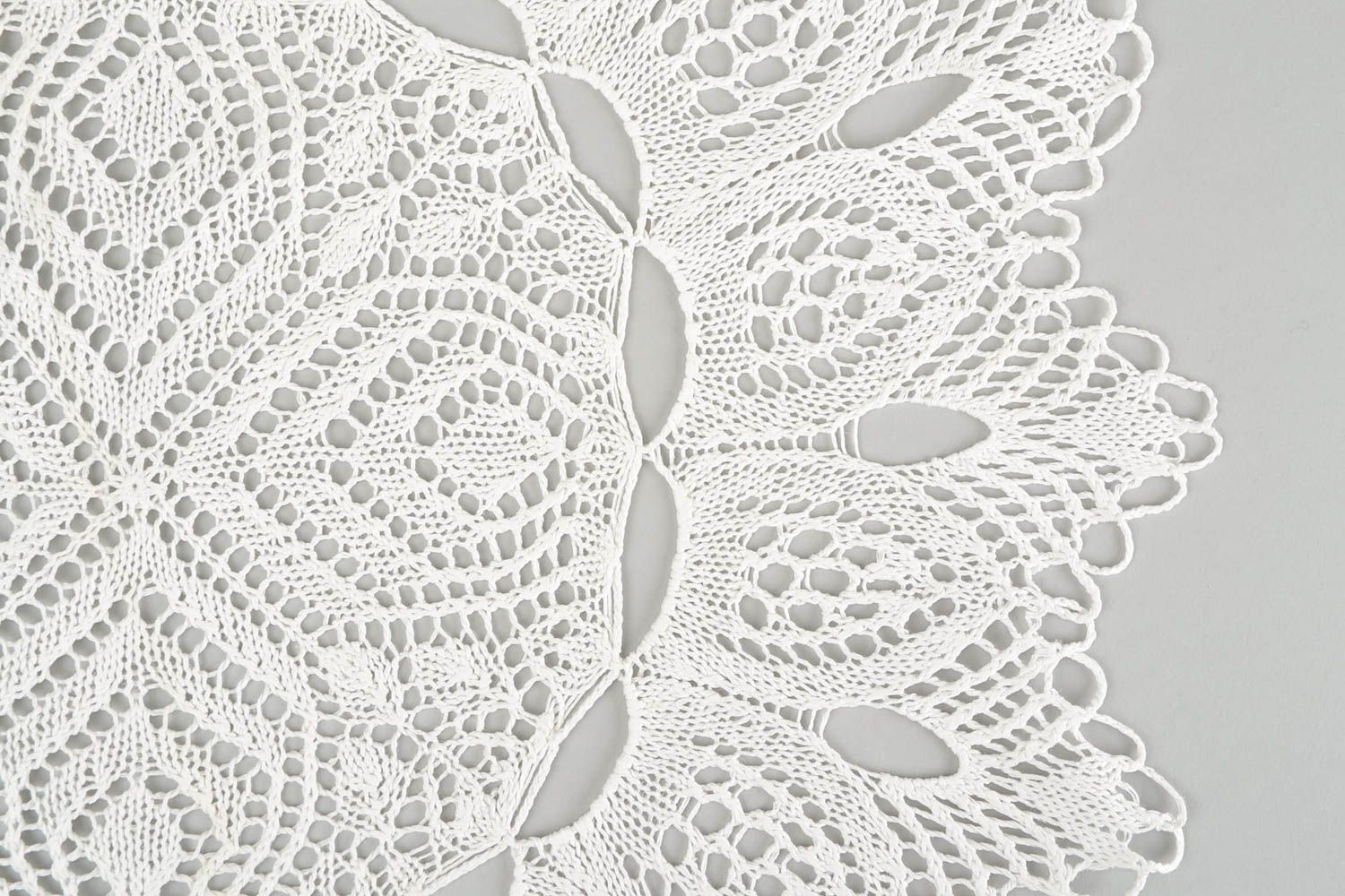 Салфетка спицами салфетка ручной работы белая в виде цветка декор для дома фото 4