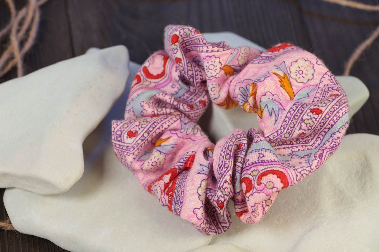 Beautiful handmade pink fabric scrunchy with oriental pattern photo 1