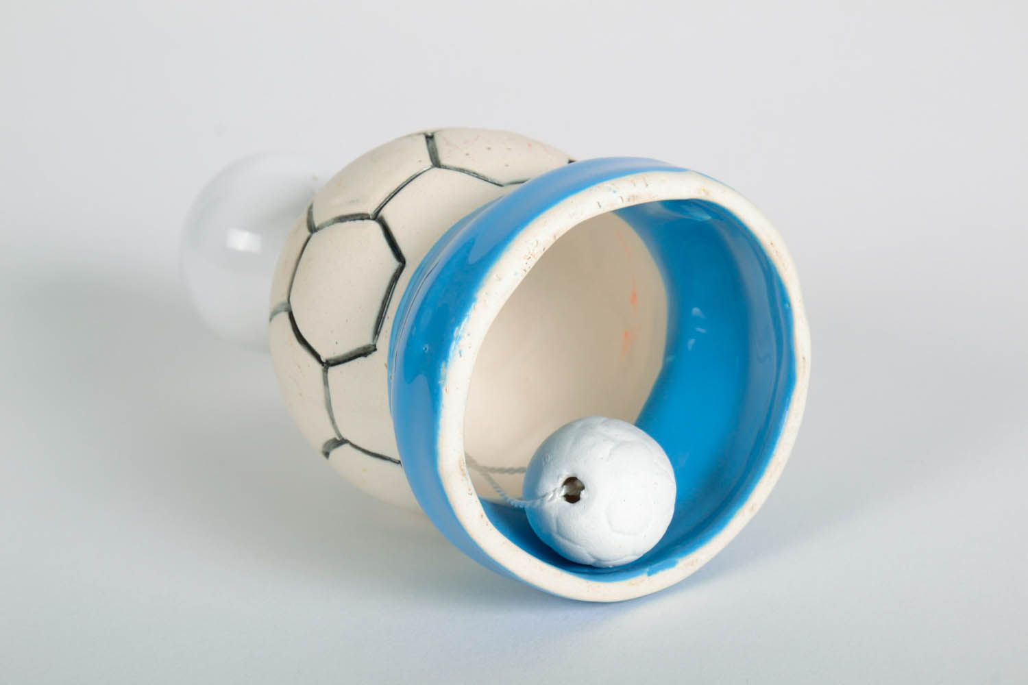 Keramik-Glocke in Form vom Fußball foto 3