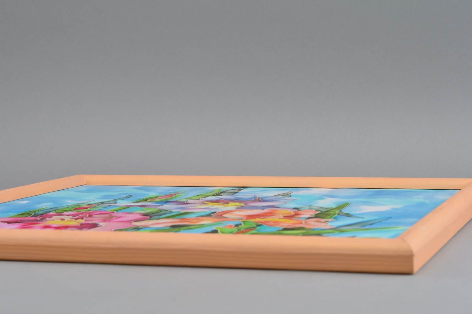 Картина с росписью по шелку в технике холодного батика в деревянной раме фото 3