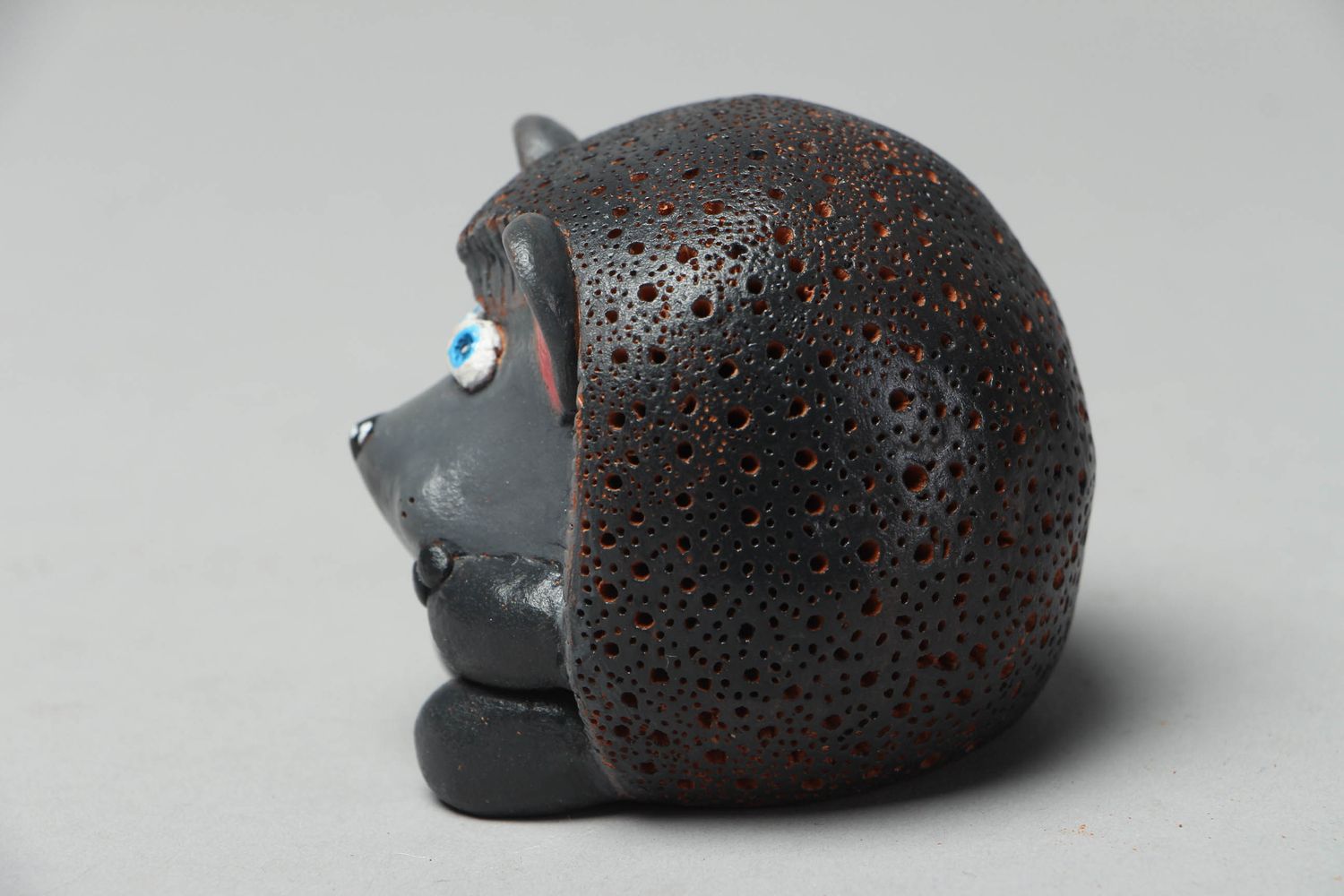 Figurine en céramique hérisson noir original photo 3