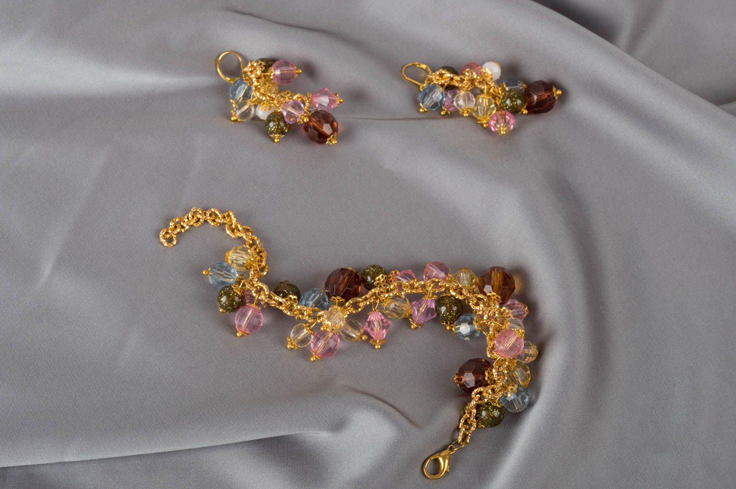 Handmade Damen Schmuck Set goldfarbenes Armband und Modeschmuck Ohrhänger 2 St foto 1