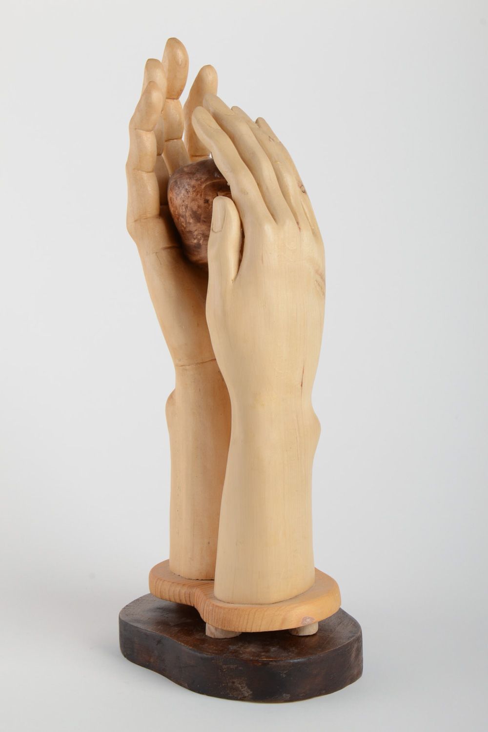 Статуэтка из дерева резная Руки фото 4