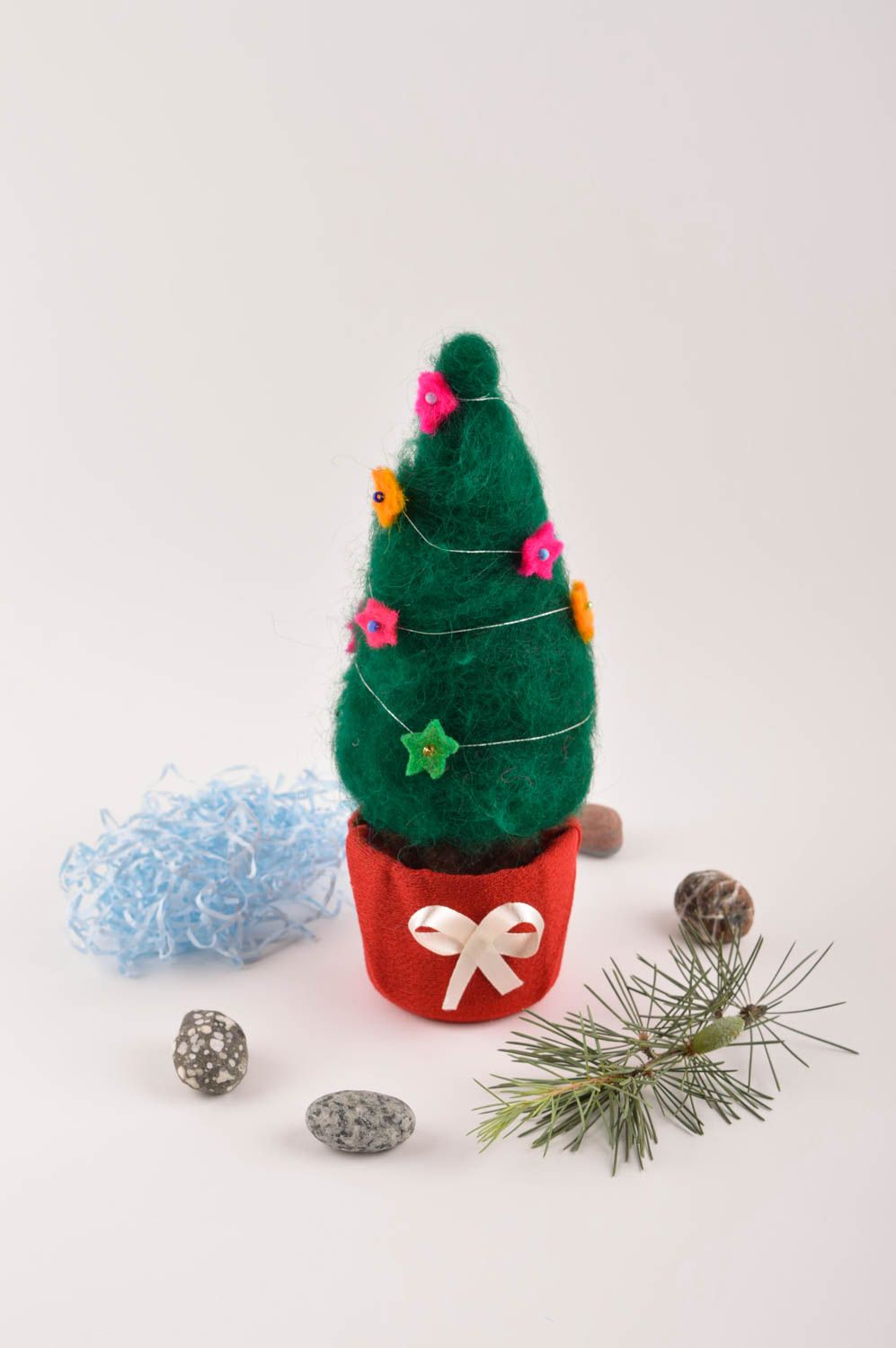 Handmade Deko Tannenbaum aus Wolle Deko für Weihnachten Wohn Accessoire  foto 1