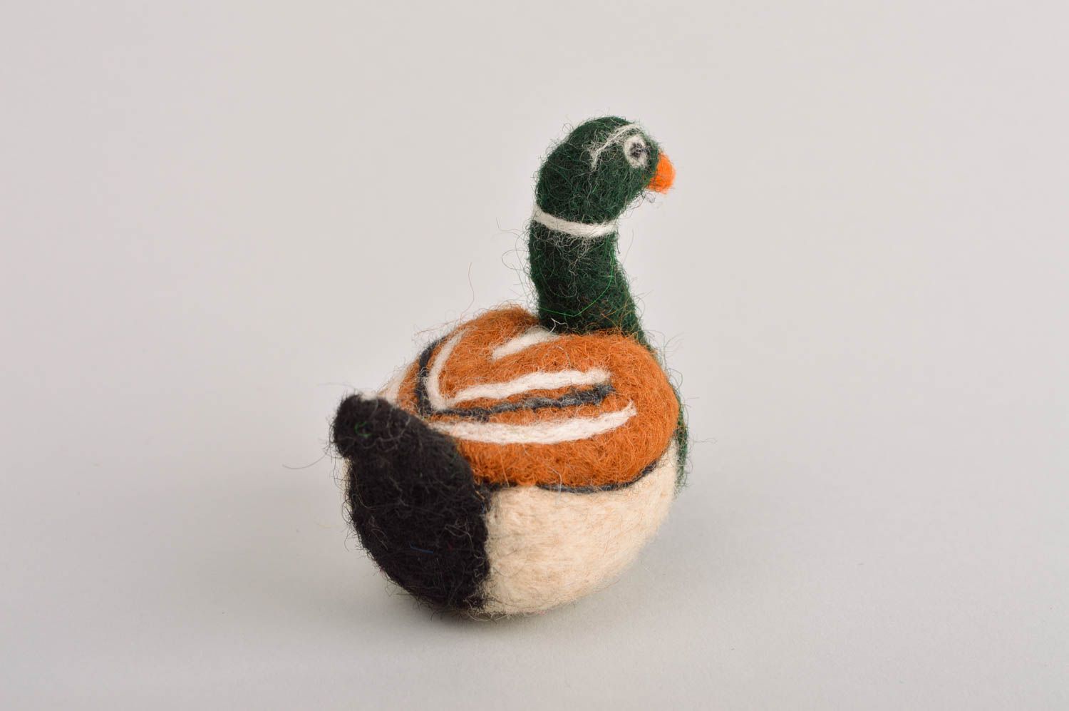 Kleines Kuscheltier Ente handmade Spielzeug aus Wolle Geschenk für Kinder foto 4