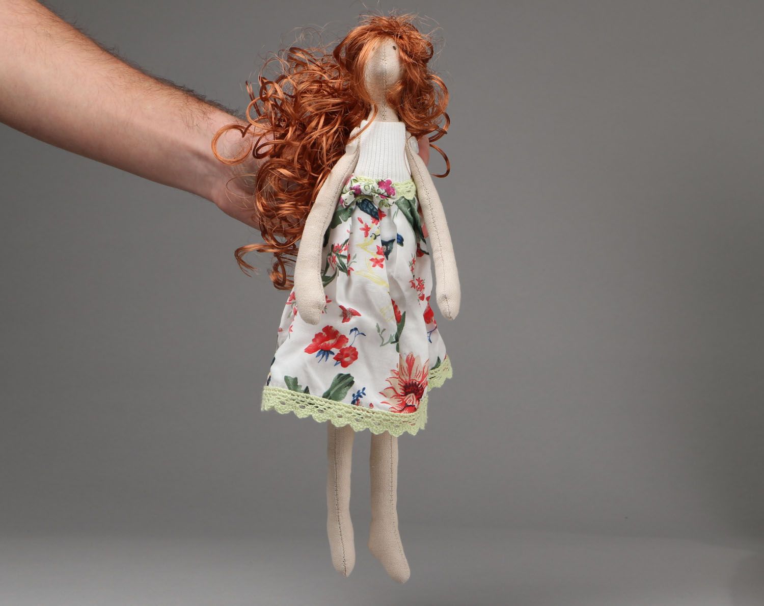 Muñeca de tela  original “Niña con el pelo de cobre” foto 4
