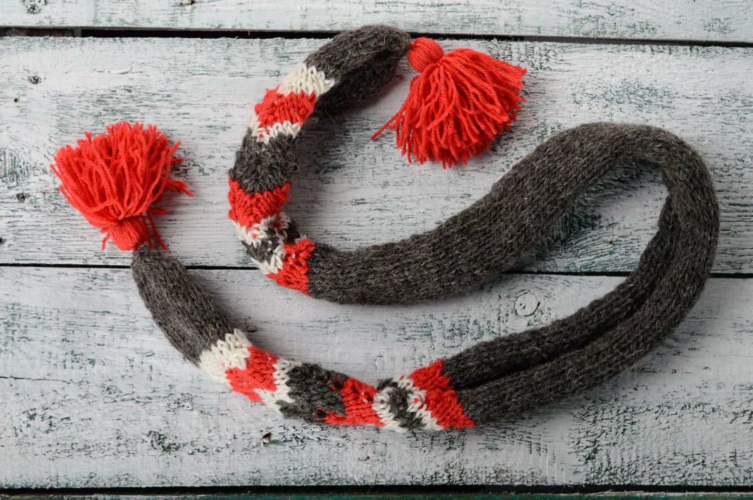 Écharpe tricotée en laine chaude originale photo 1