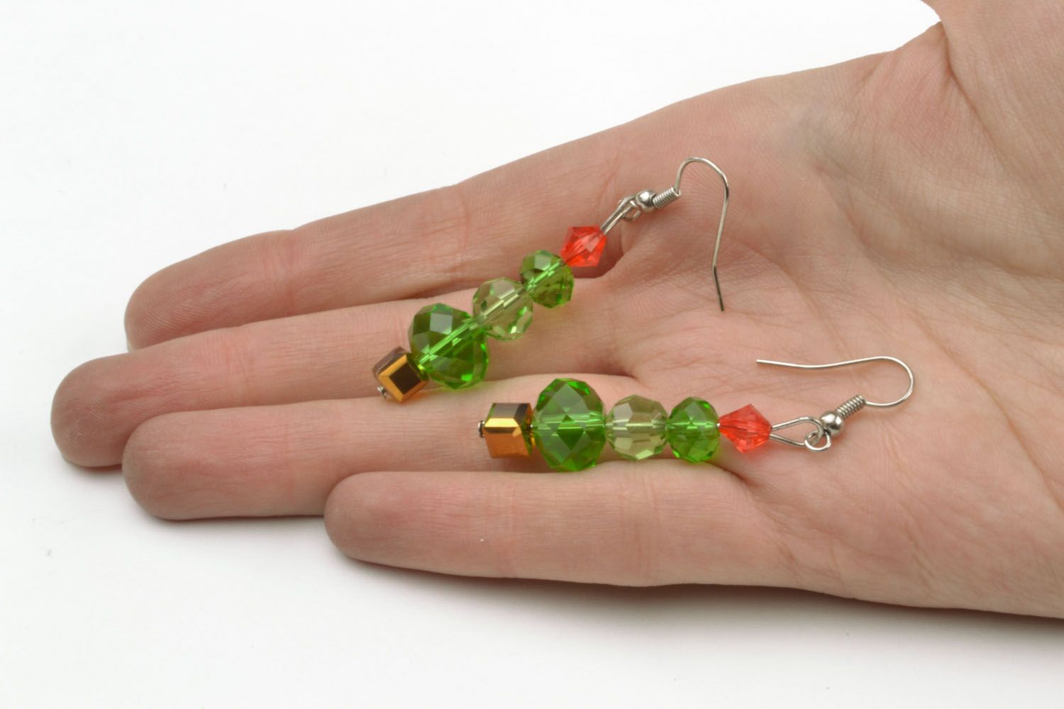 Grüne Ohrringe mit böhmischen Glasperlen foto 5