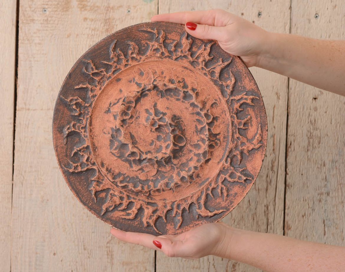 Prato talismã de cerâmica pingente decorativo para parede de argila feito à mão Espiral foto 4
