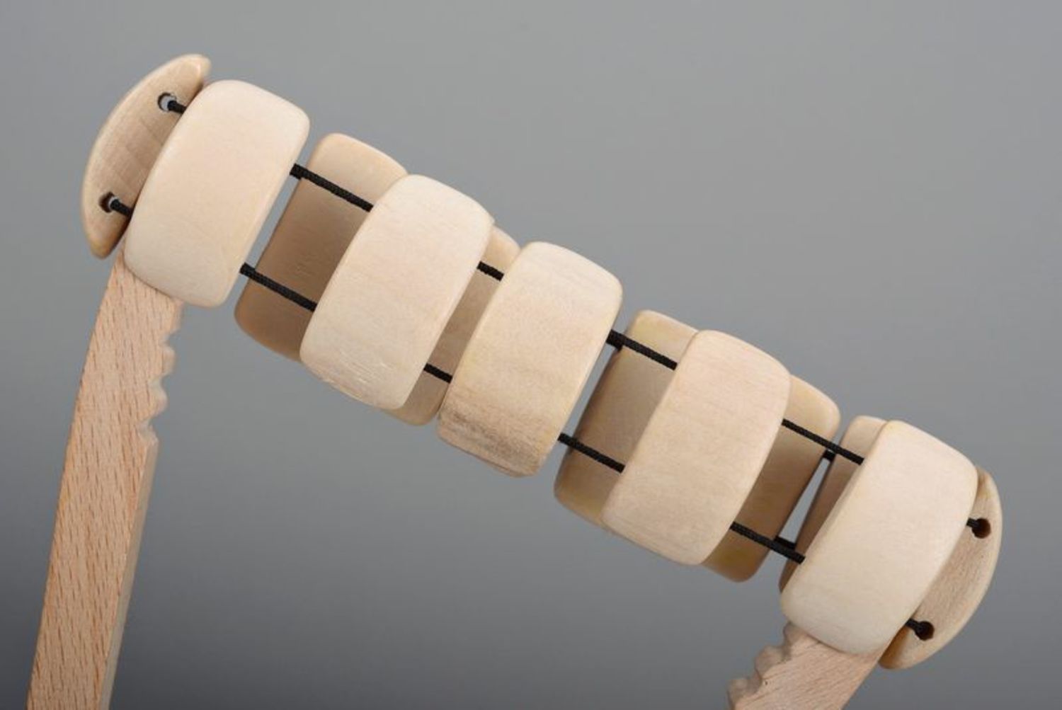 Bracciale di legno fatto a mano braccialetto chiaro braccialetto da polso
 foto 4