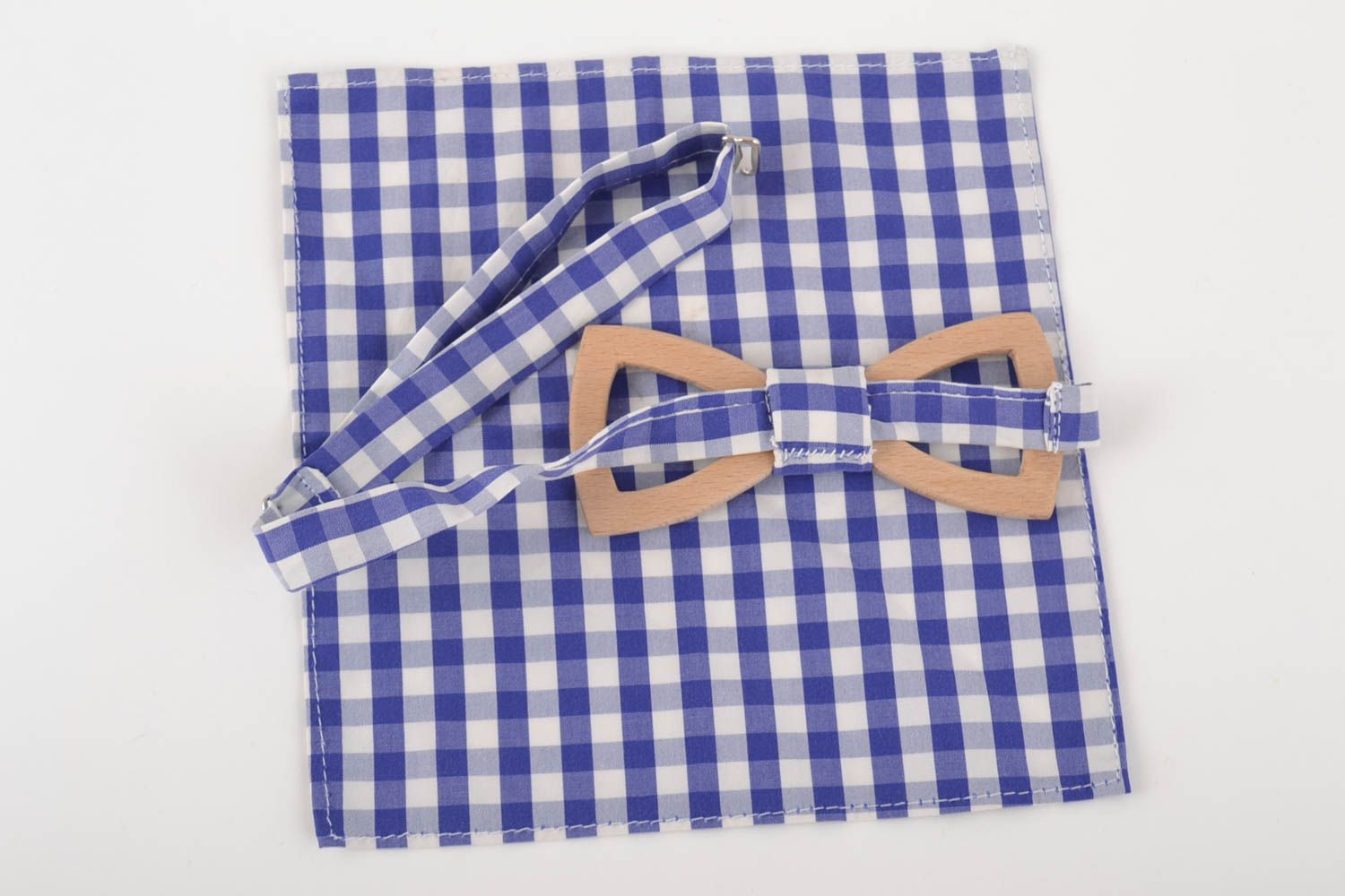 Beautiful handmade designer wooden bow tie with checkered cotton handkerchief photo 4