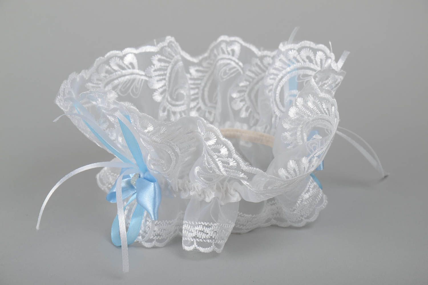 Jarretière de mariée blanche dentelle nœud bleu clair élastique faites main photo 3