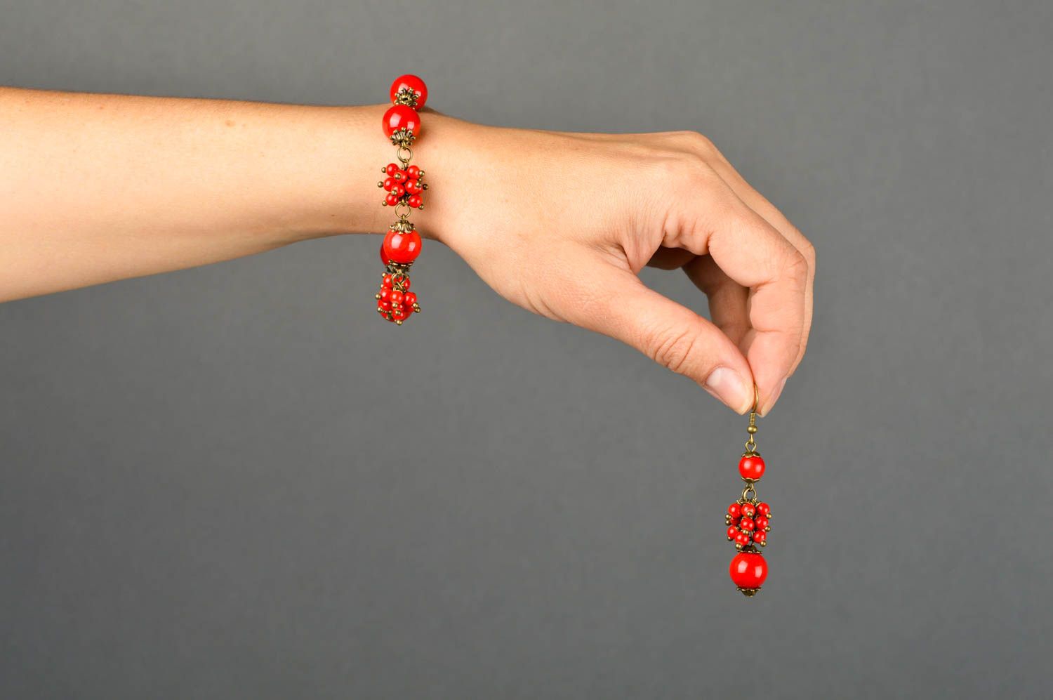 Украшения ручной работы длинные серьги из коралла красный женский браслет фото 2