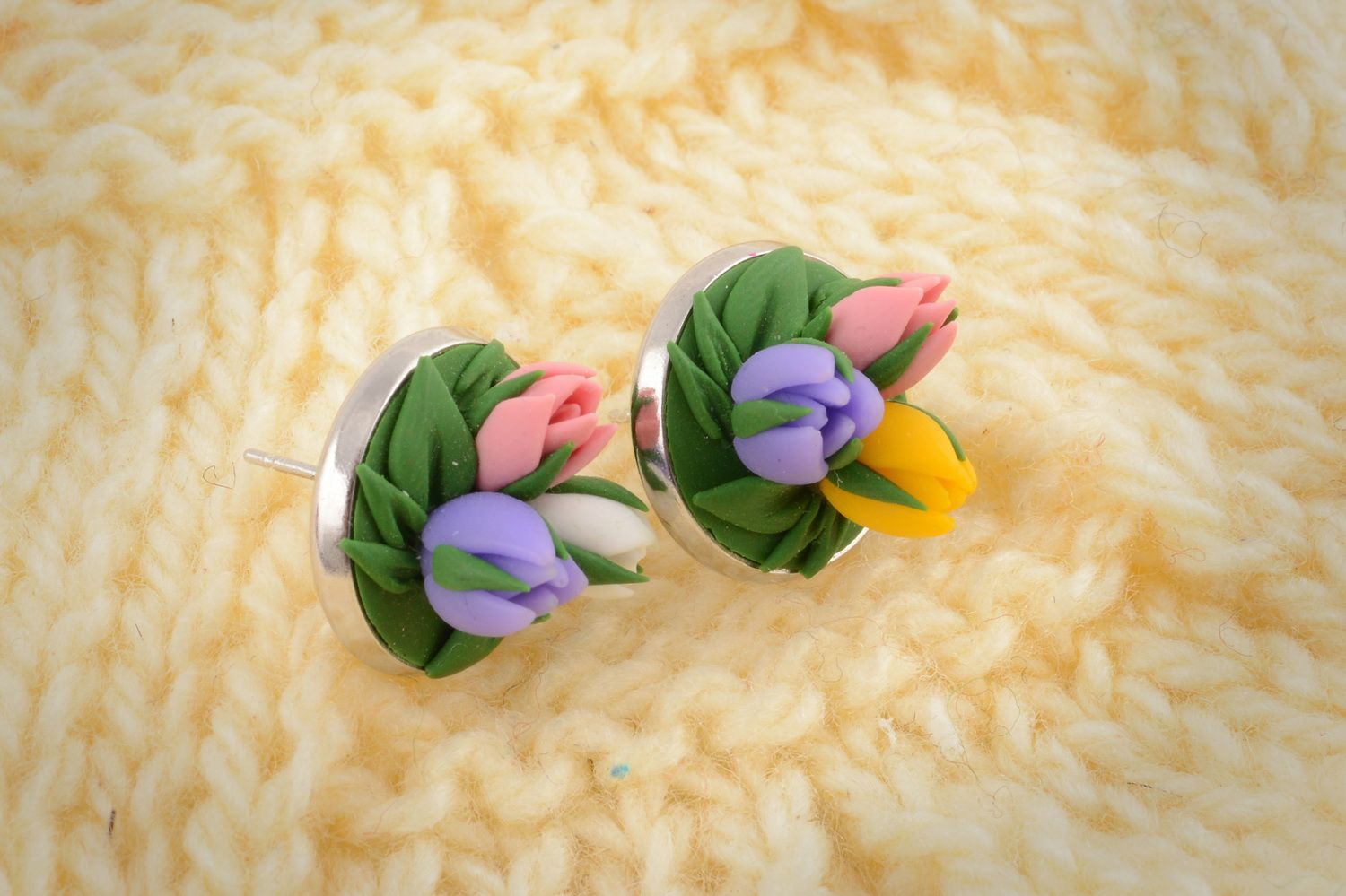 Round handmade festive earrings created of polymer clay in shape of tulips photo 1