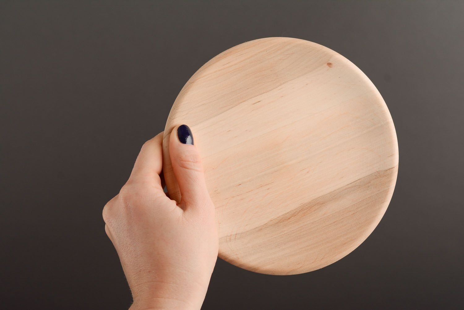 Base de madera hecha a mano con forma de plato foto 4