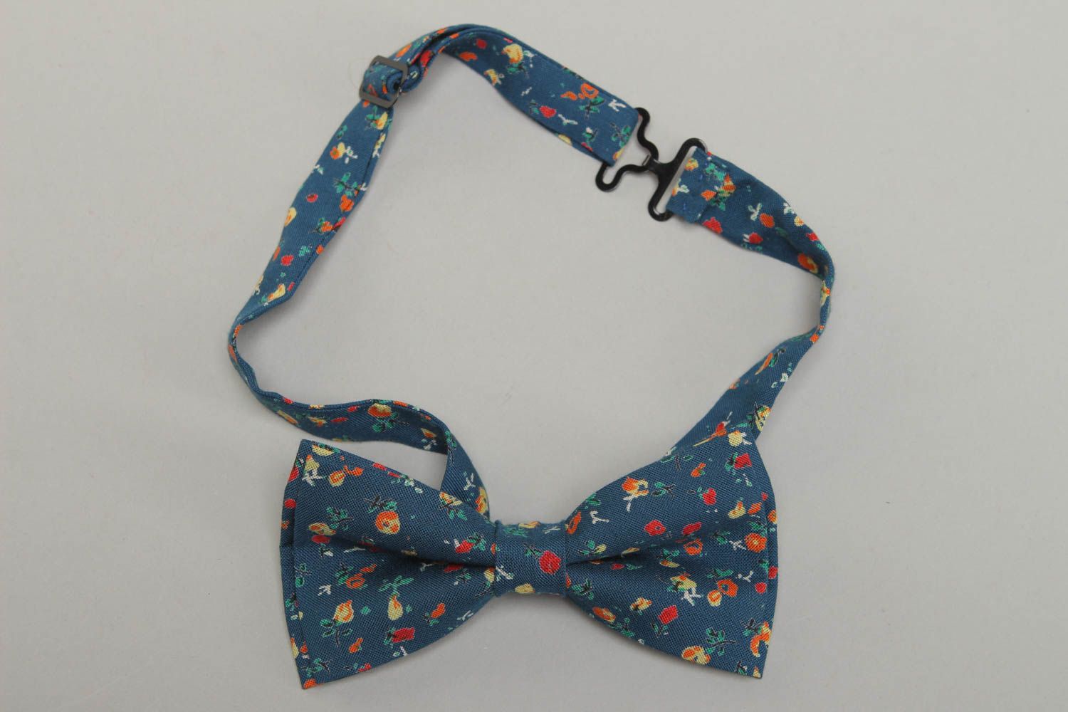 Bow tie with flower print for shirt photo 1