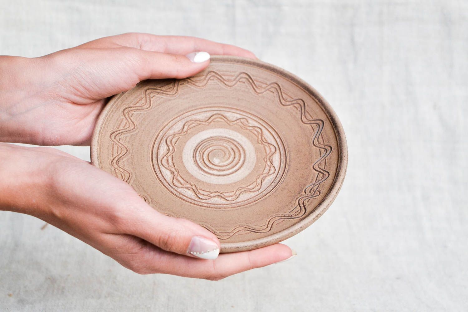 Moderner Teller handgemachter Keramik Teller ungewöhnlich Küche Deko stilvoll foto 2