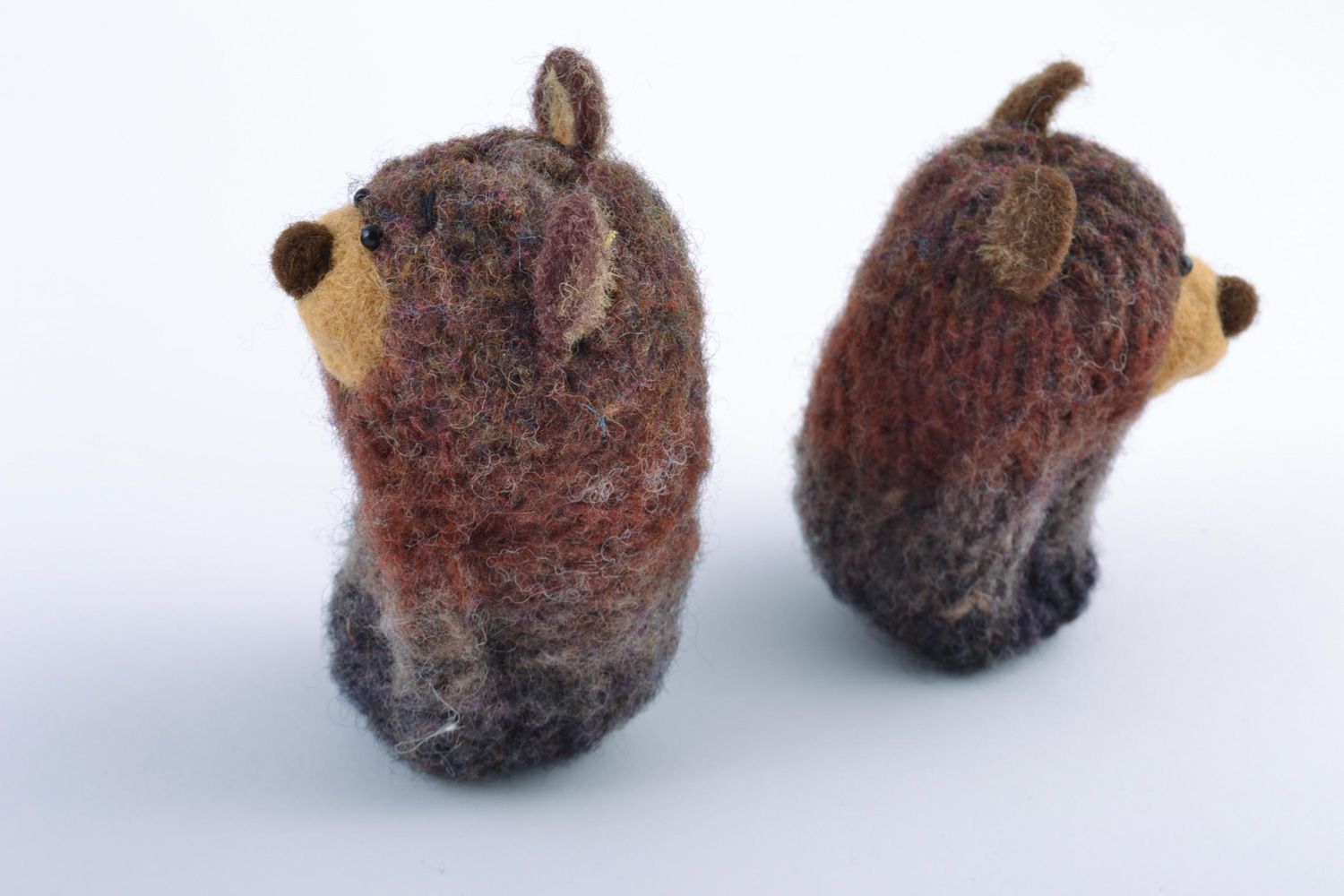 Handgemachtes Bären Set aus Wolle in Braun in Trockenfilzen Technik für Kinder 2 Stück foto 4