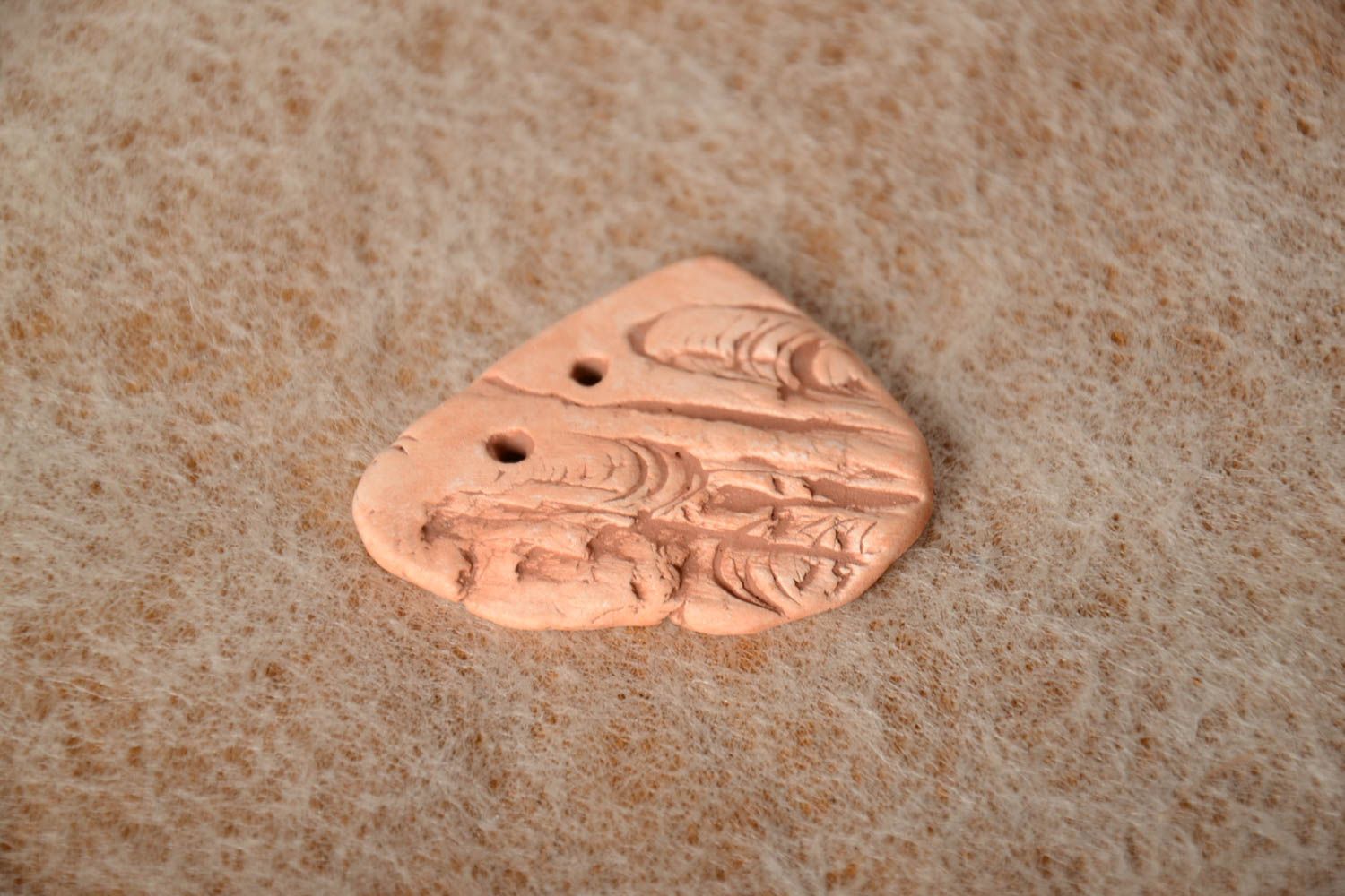 Ébauche de pendentif en terre cuite insolite fait main beige style etnhique photo 1