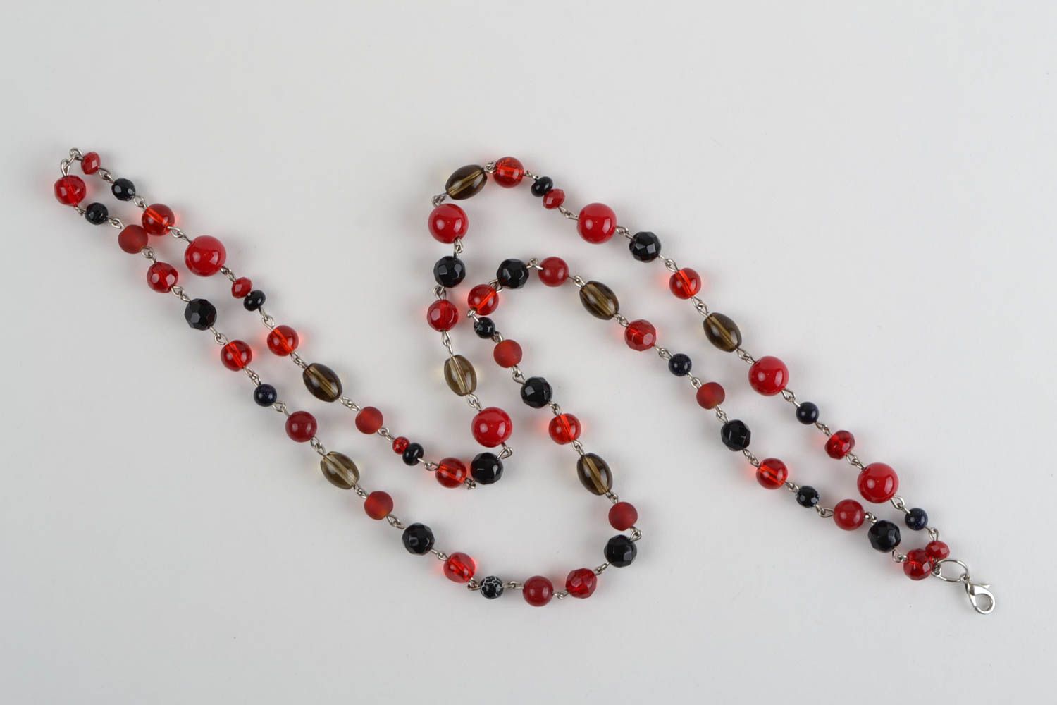 Handmade long women's necklace with natural stone and glass beads red and black photo 3