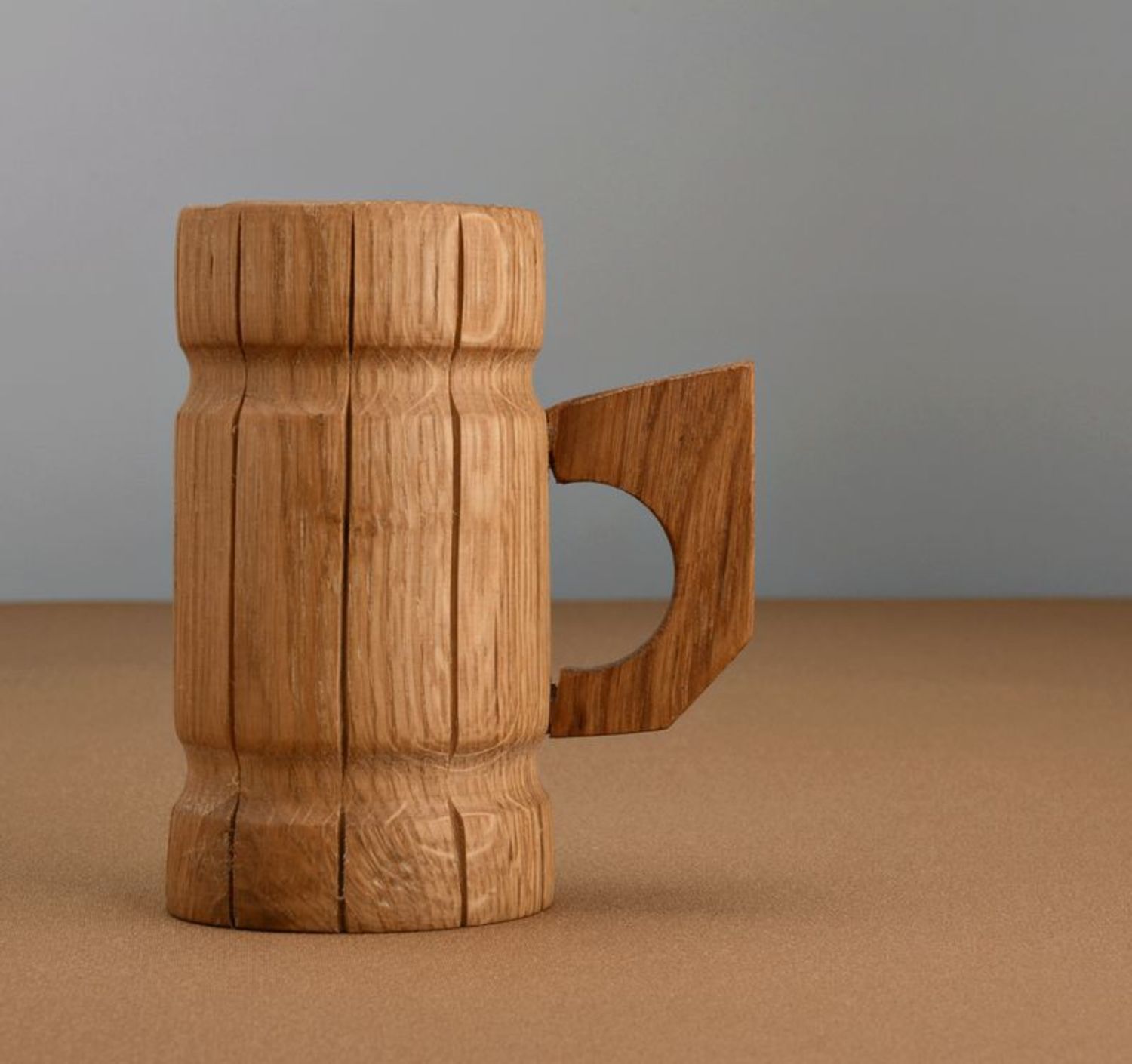 Oak wood beer mug for decor photo 3