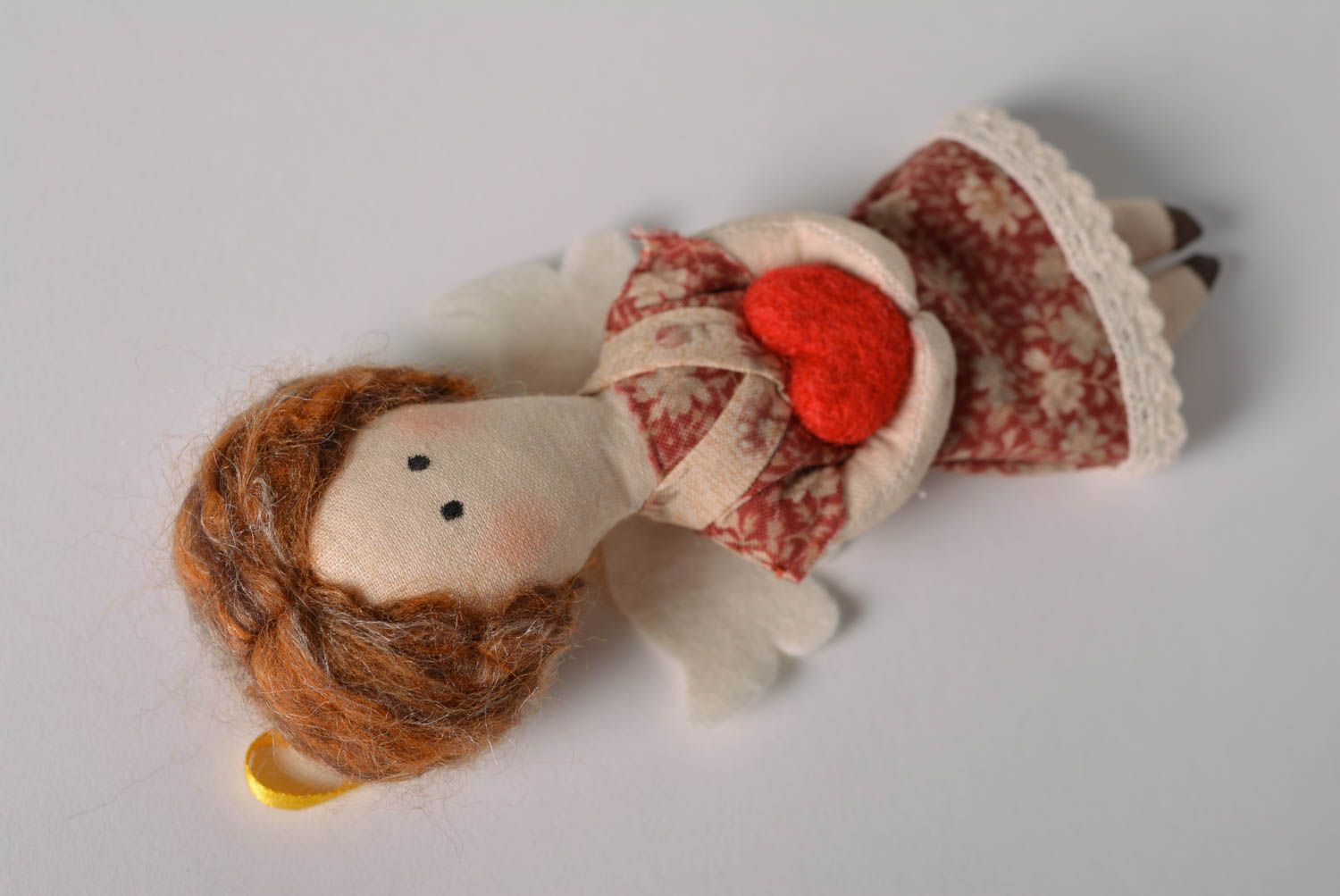 Kleines knuddeliges lustiges handgemachtes Spielzeug Puppe Engel aus Stoff foto 4