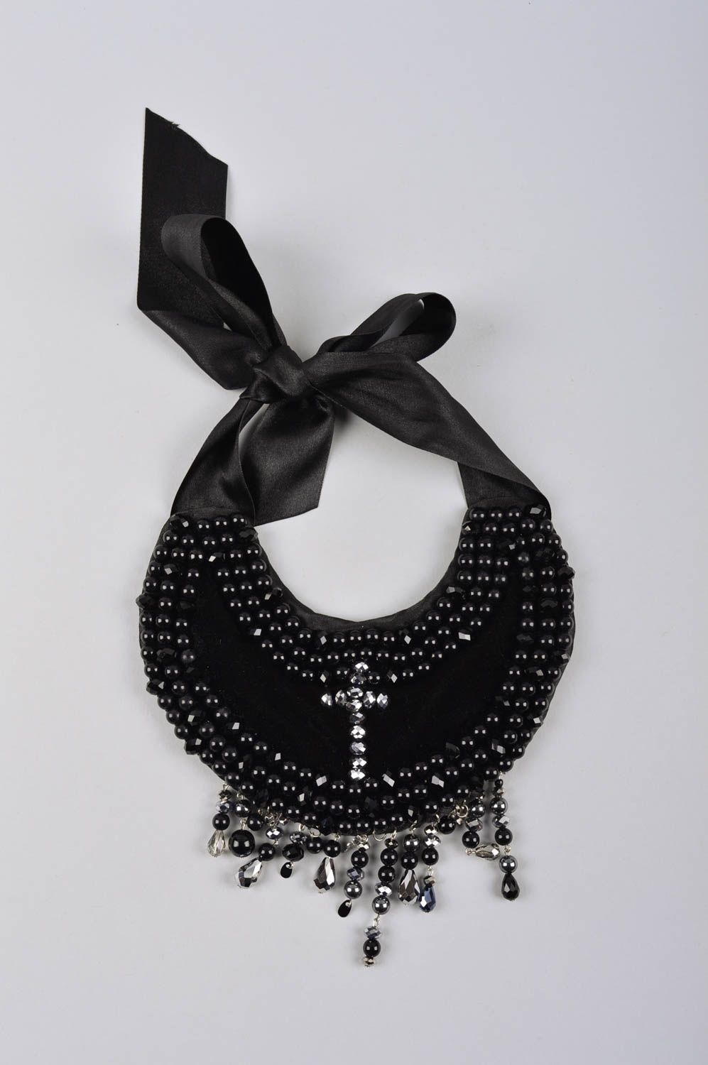Collier plastron noir Bijou fait main textile avec perles fantaisie Cadeau femme photo 2