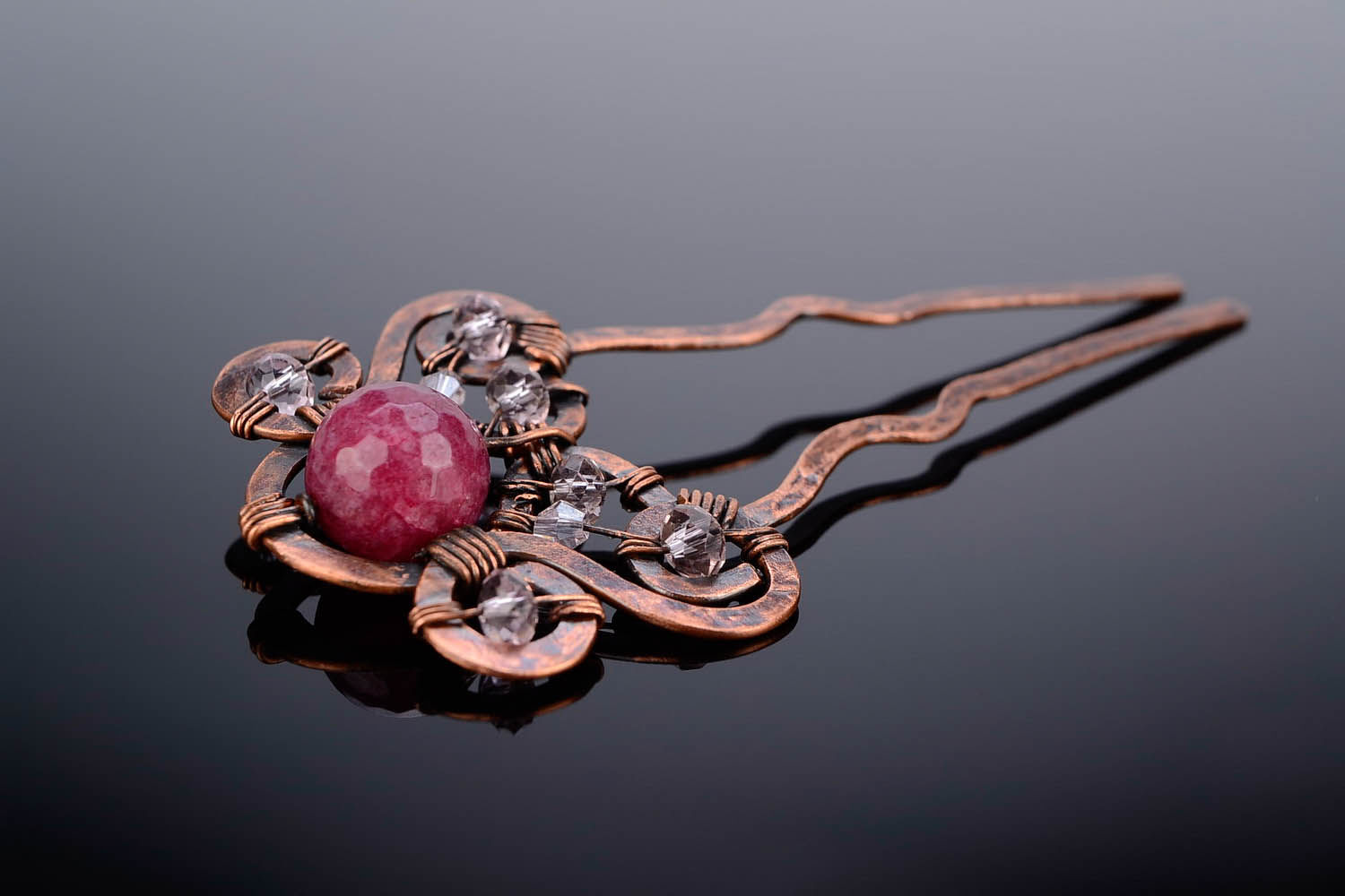 Hairpin with ruby ​​and crystal photo 2