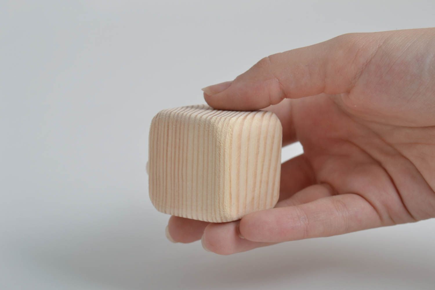 Petit Cube de bois Jouet fait main à décorer cadeau pour enfant écologique photo 5