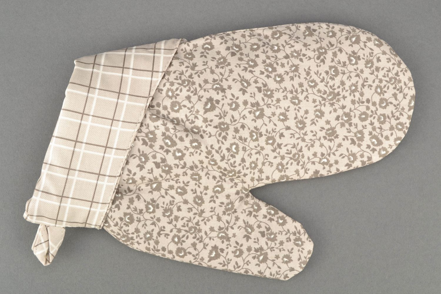 Oven mitt for hot dishes and home decor photo 3