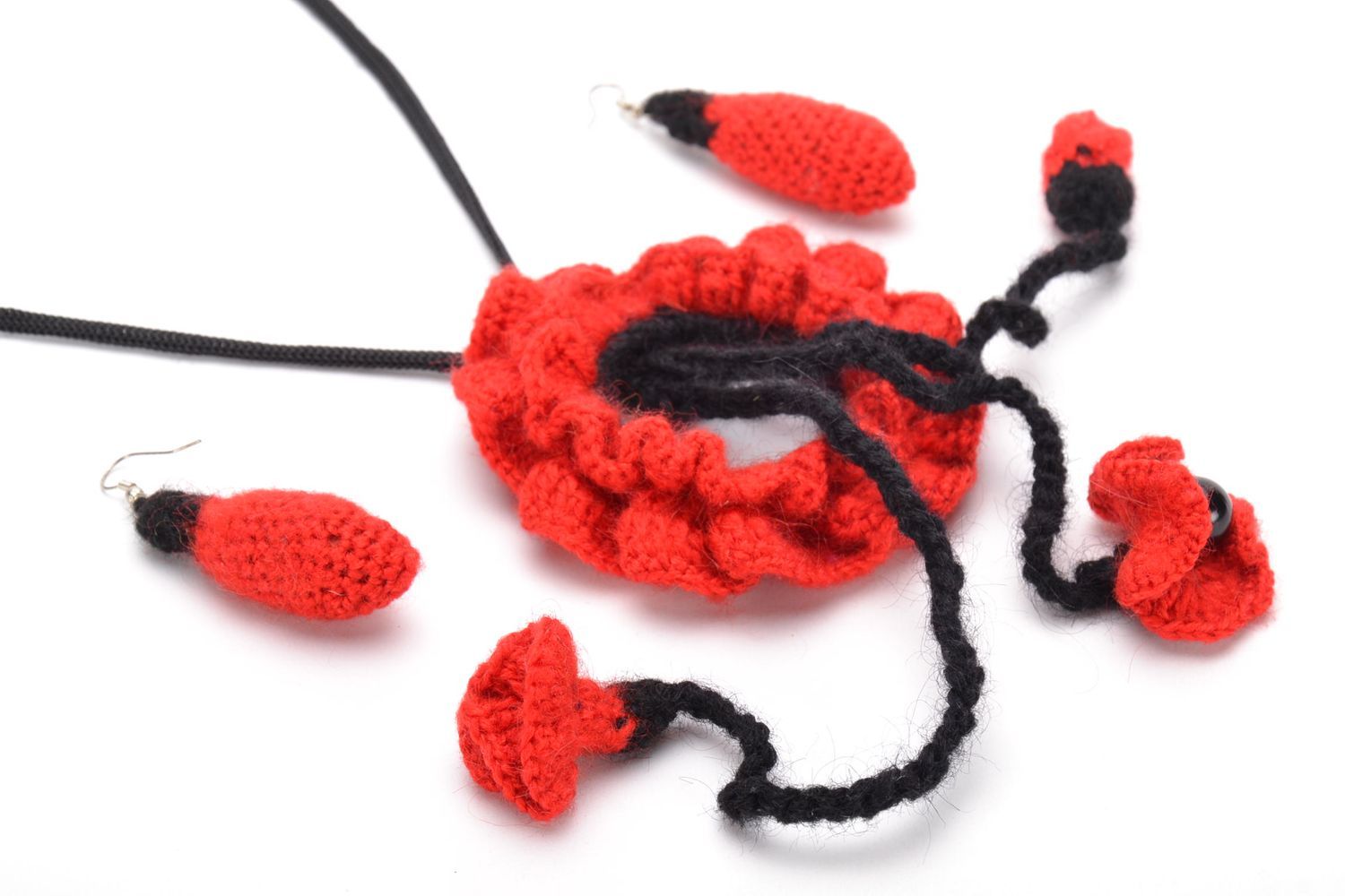 Ensemble de bijoux tricotés au crochet rouge noir  photo 2