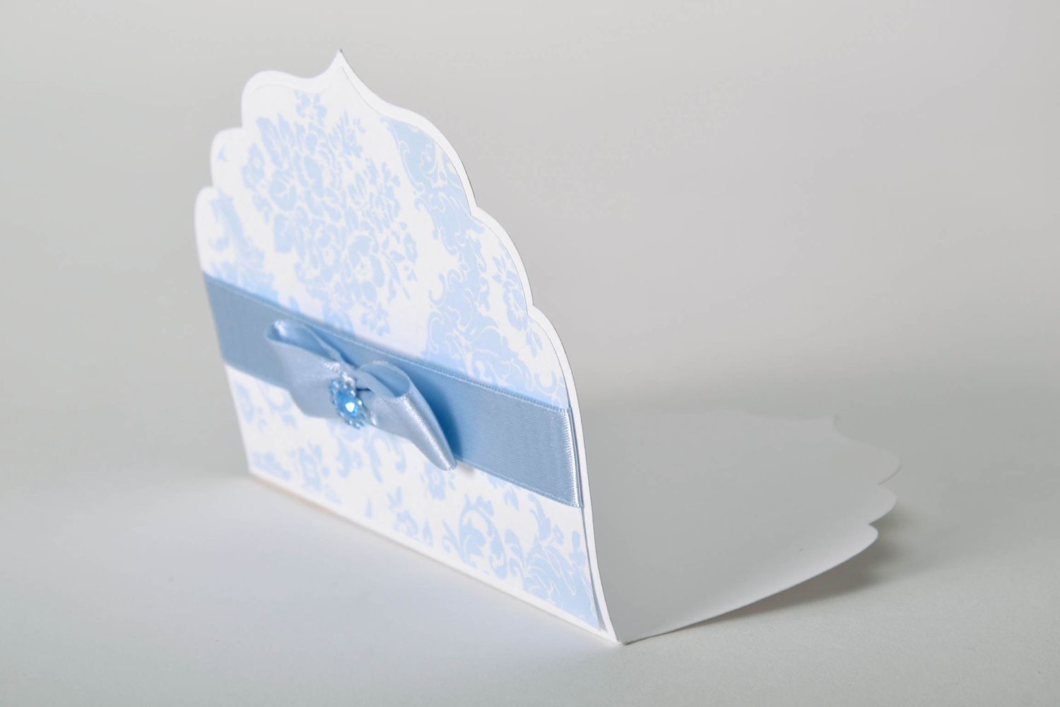 Invitation au mariage artisanale bleu et blanc photo 4