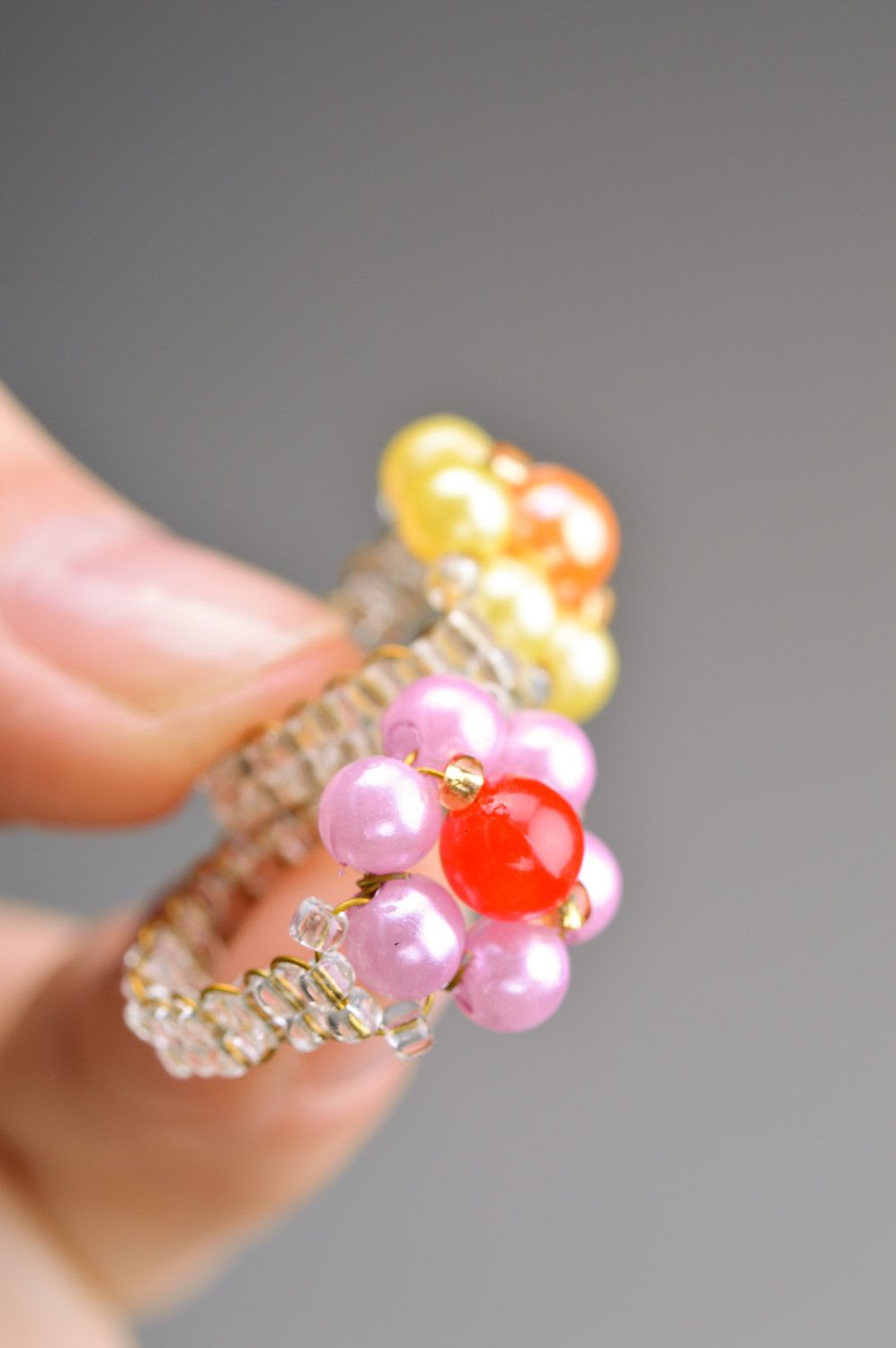 Set of handmade children's beaded rings in the shape of flowers 2 items pink and yellow photo 5