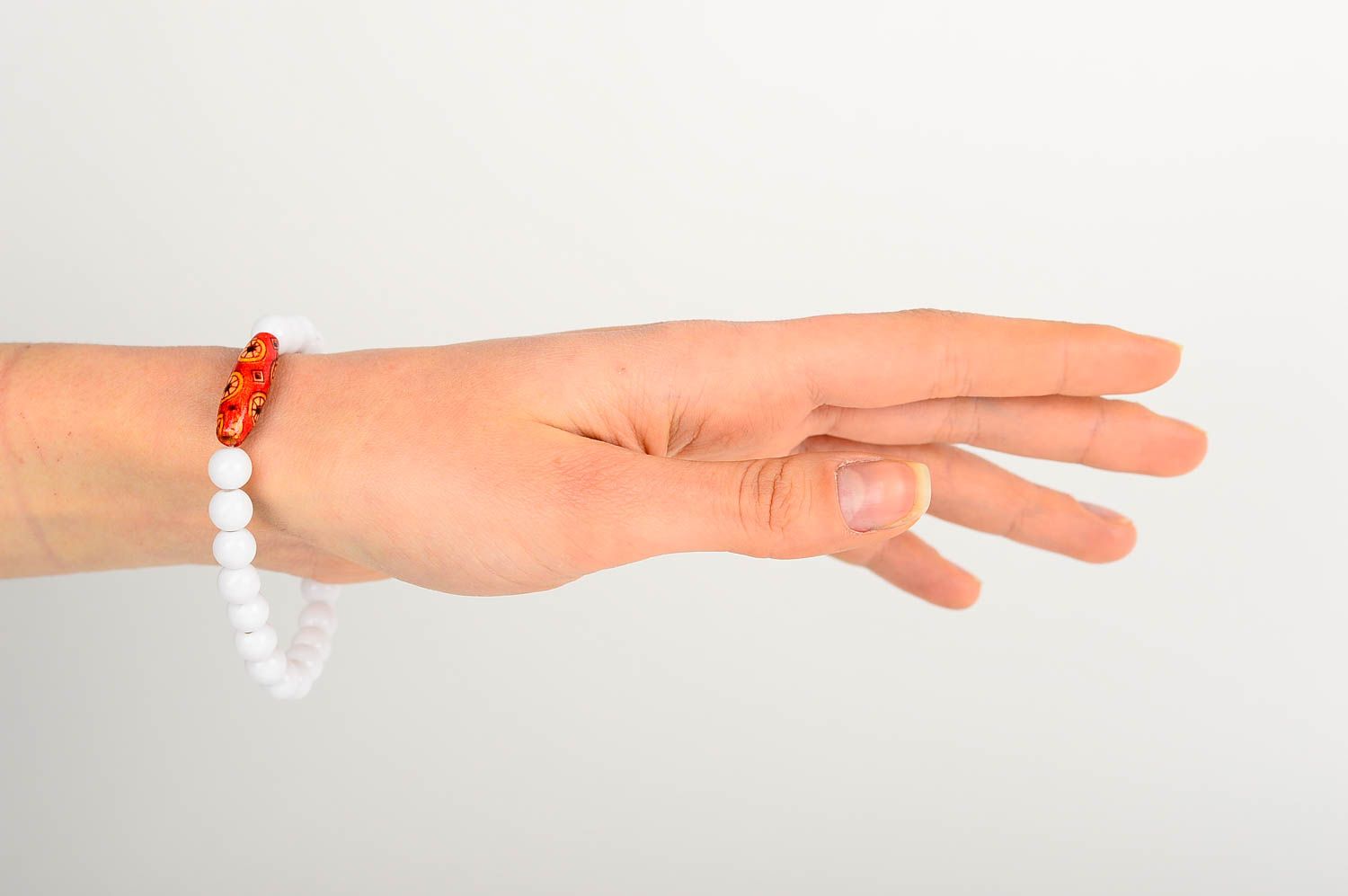 Bracelet perles fantaisie Bijou fait main blanc Cadeau pour femme original photo 2