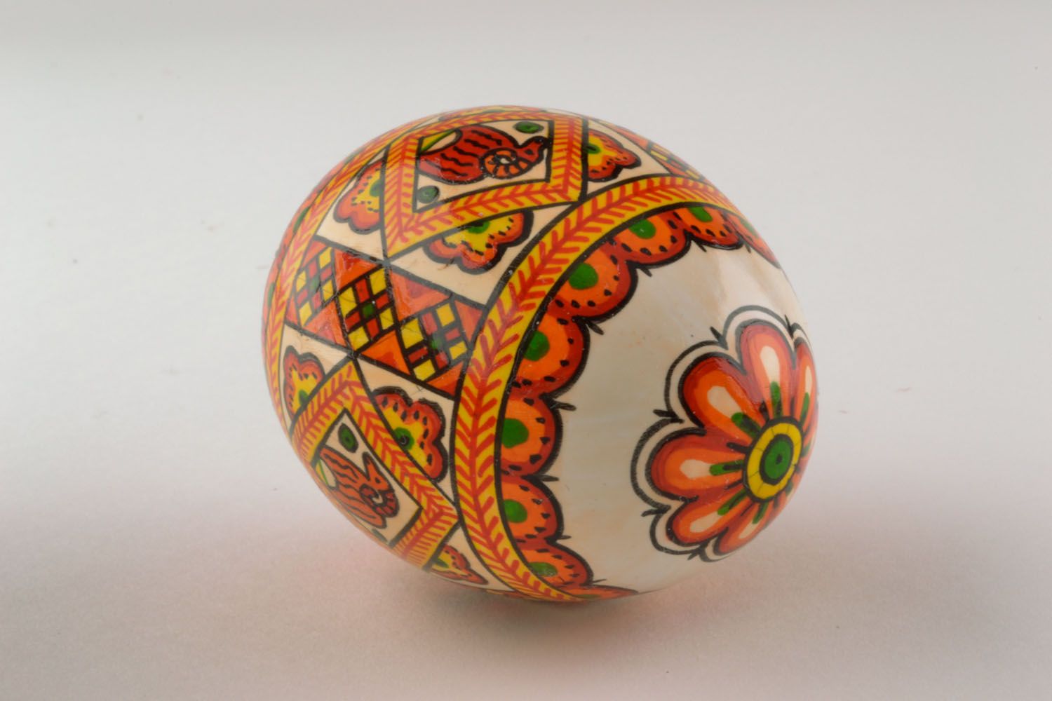 Huevo de Pasuca pintado con guache foto 4