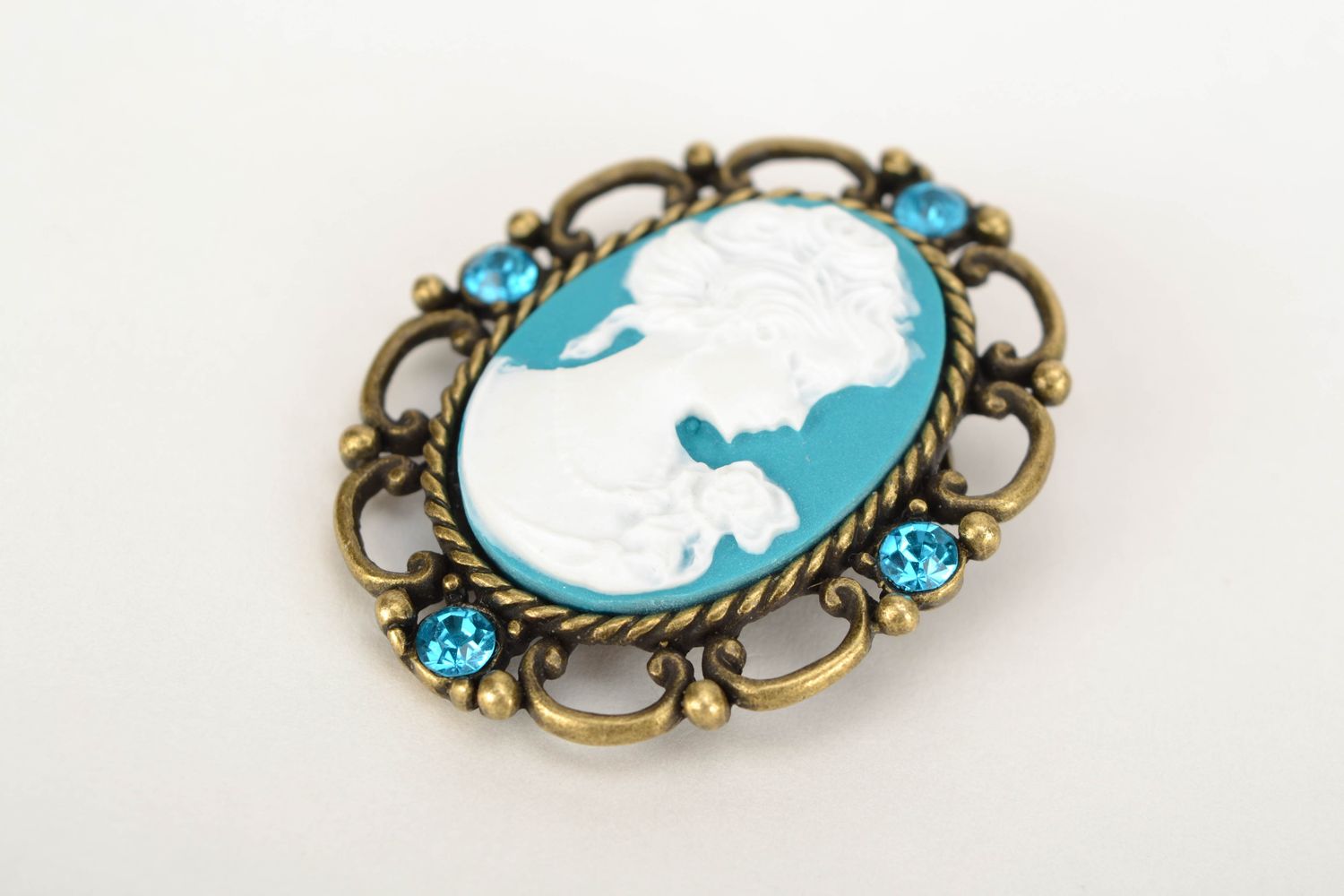 Turquoise polymer clay brooch with cameo photo 3