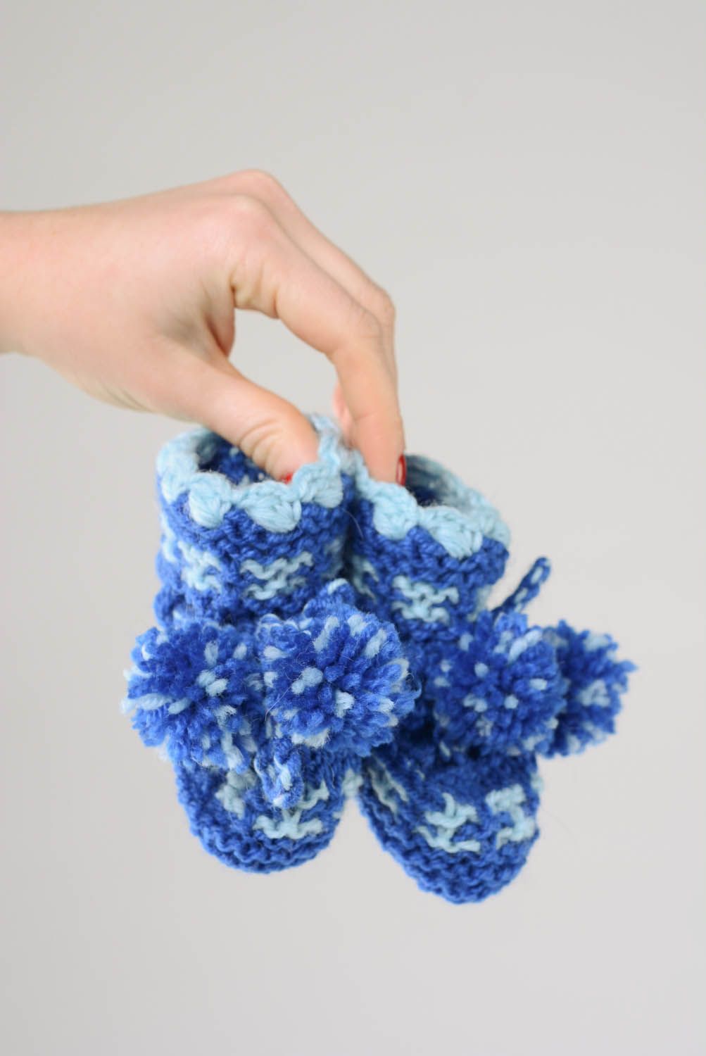 Chaussons bébé tricotés bleus originaux photo 2