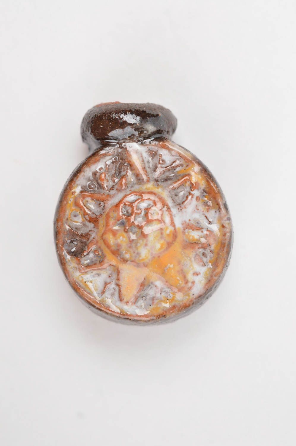 Pendentif en céramique Bijou fait main flasque ronde miniature Accessoire femme photo 4