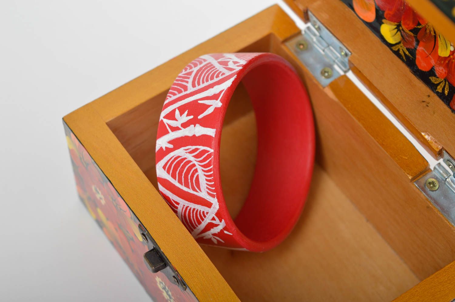 Браслет с росписью ручной работы браслет на руку украшение из дерева красное фото 2